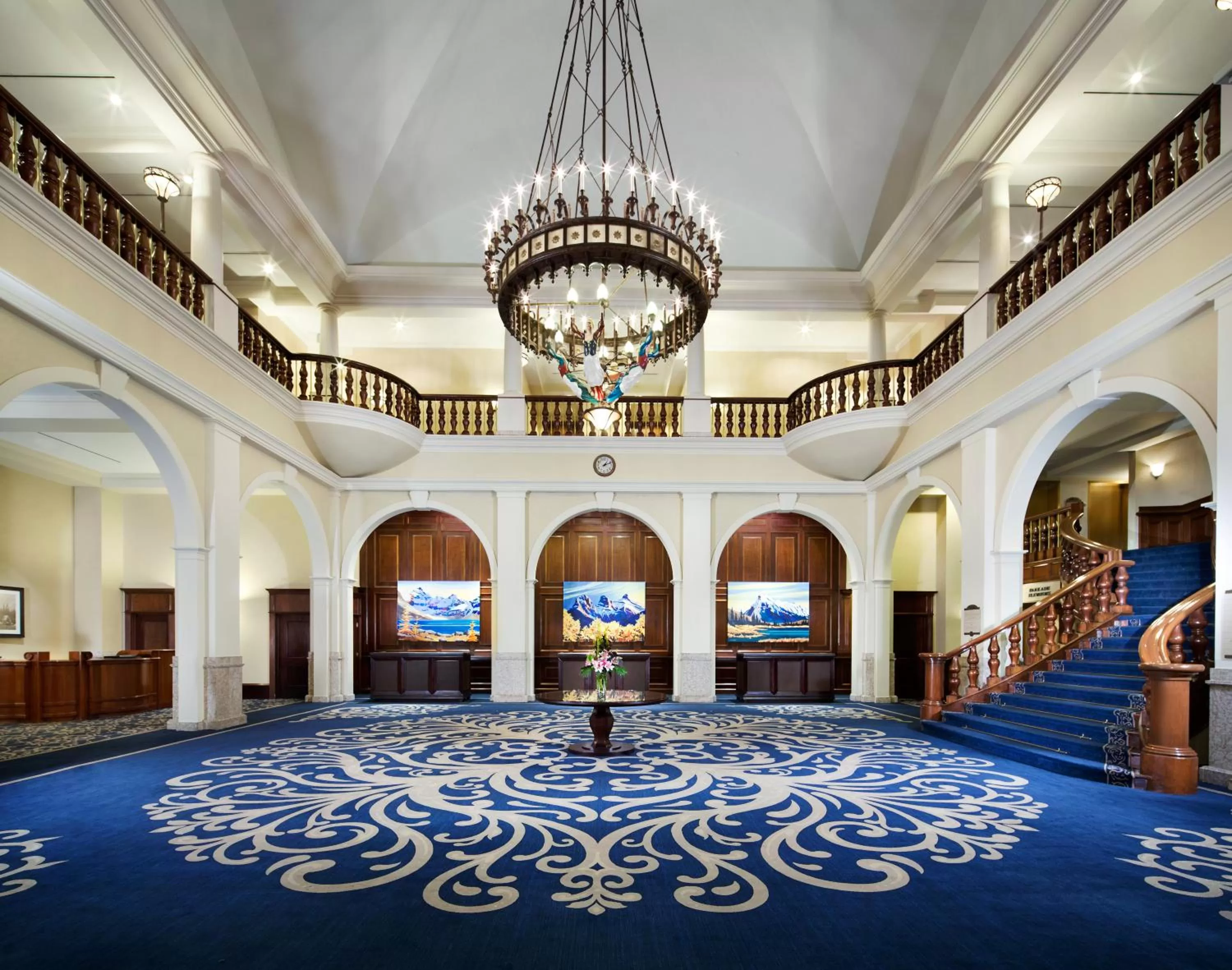 Lobby or reception in Fairmont Château Lake Louise