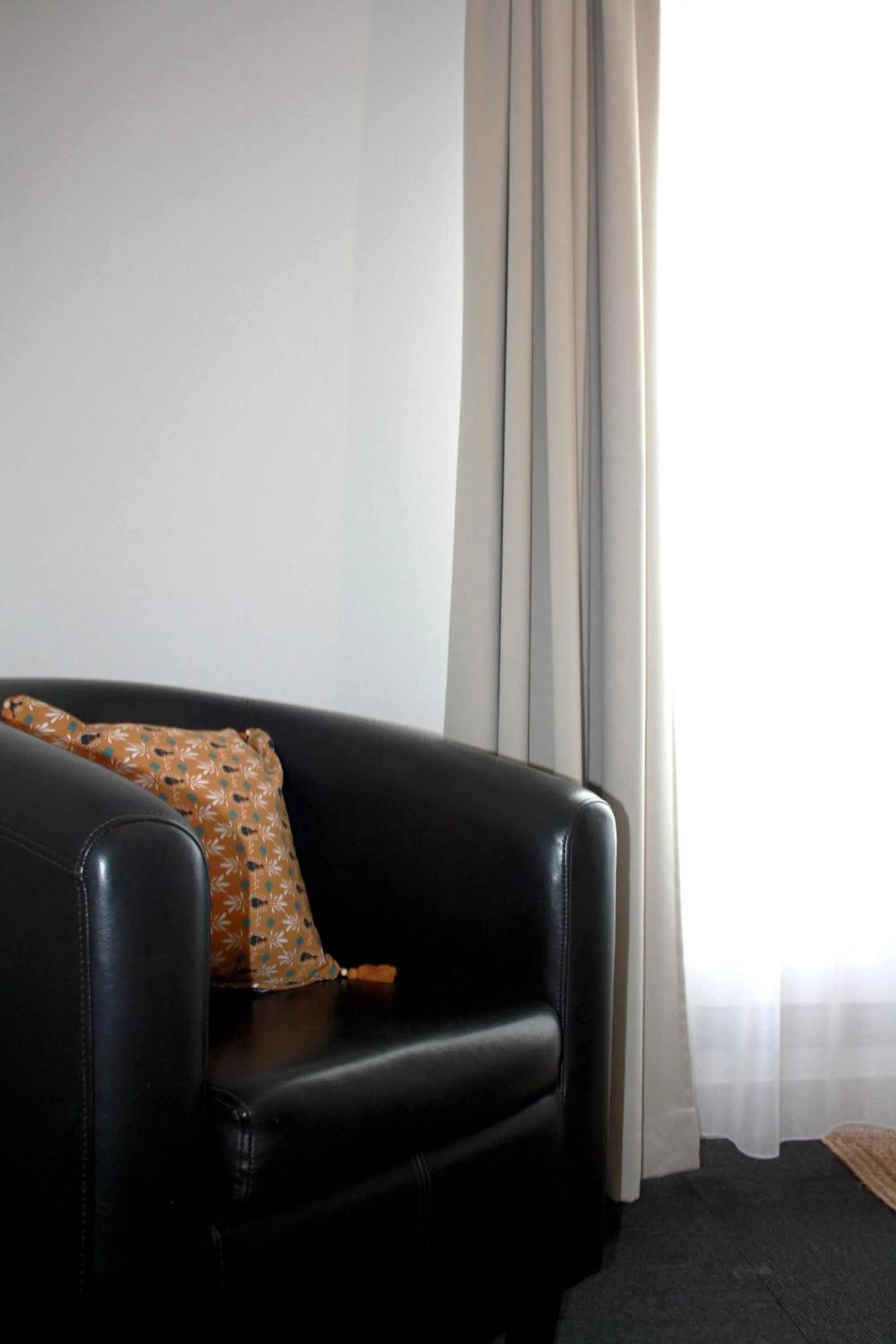 Living room in Logis Hôtel Sea View