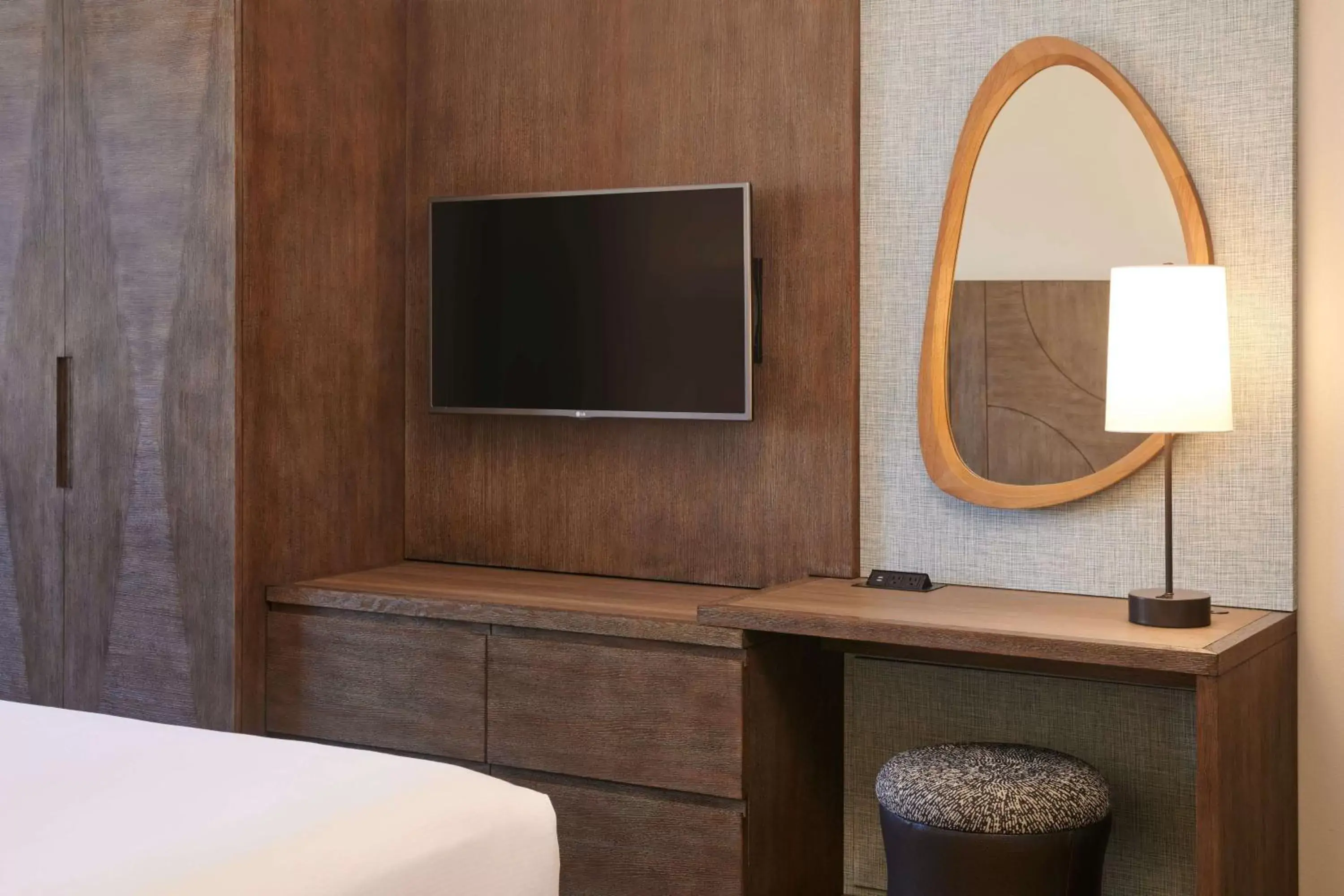 Bathroom, TV/Entertainment Center in Embassy Suites by Hilton Waikiki Beach Walk