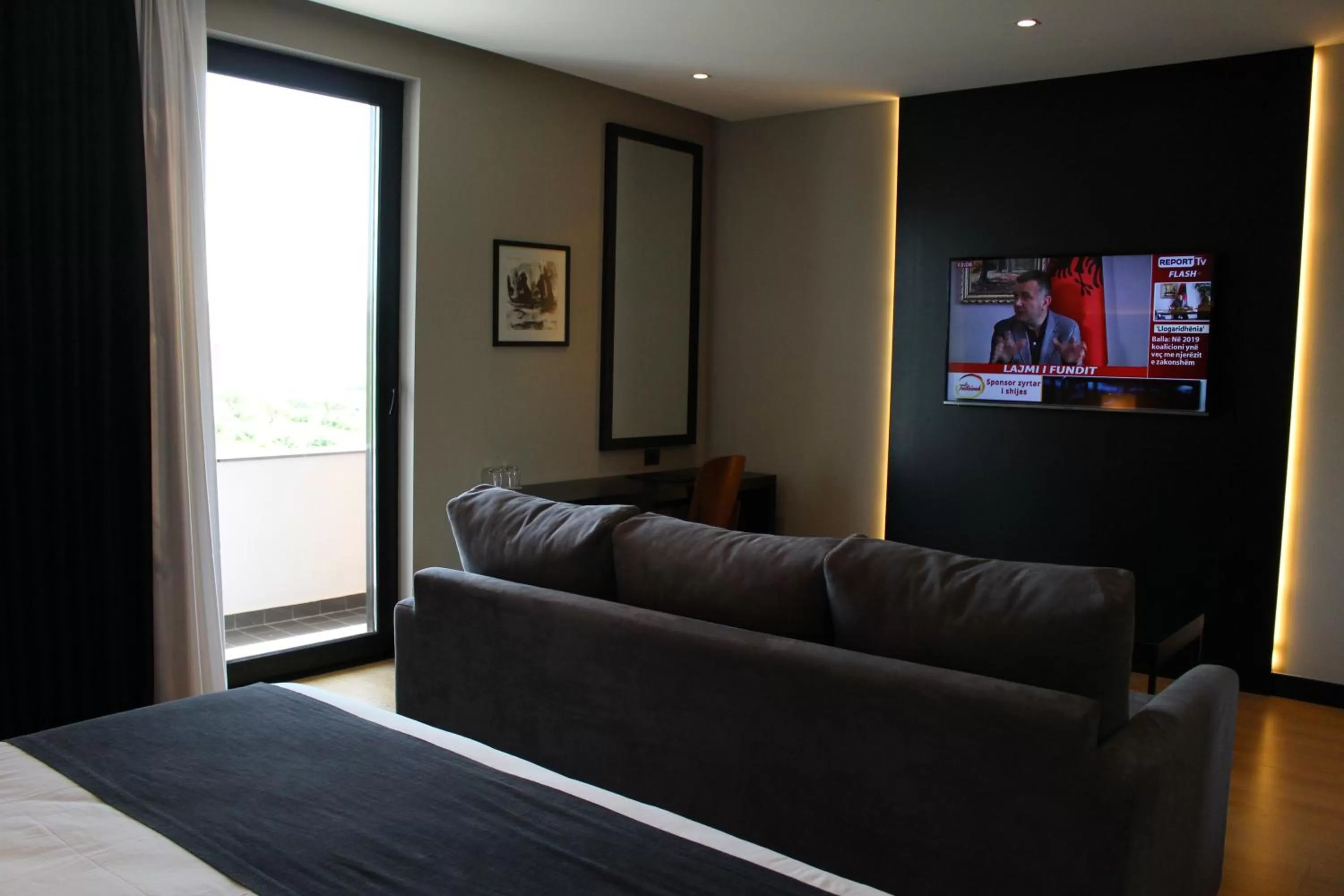 Communal lounge/ TV room in Privilege Hotel & Spa