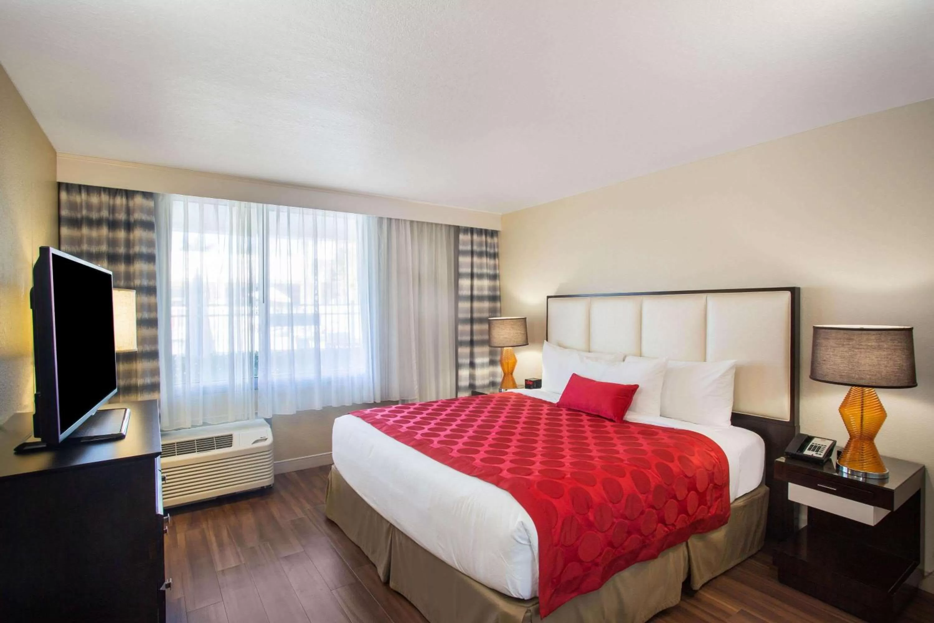 Photo of the whole room, Bed in Ramada by Wyndham Venice Hotel Venezia