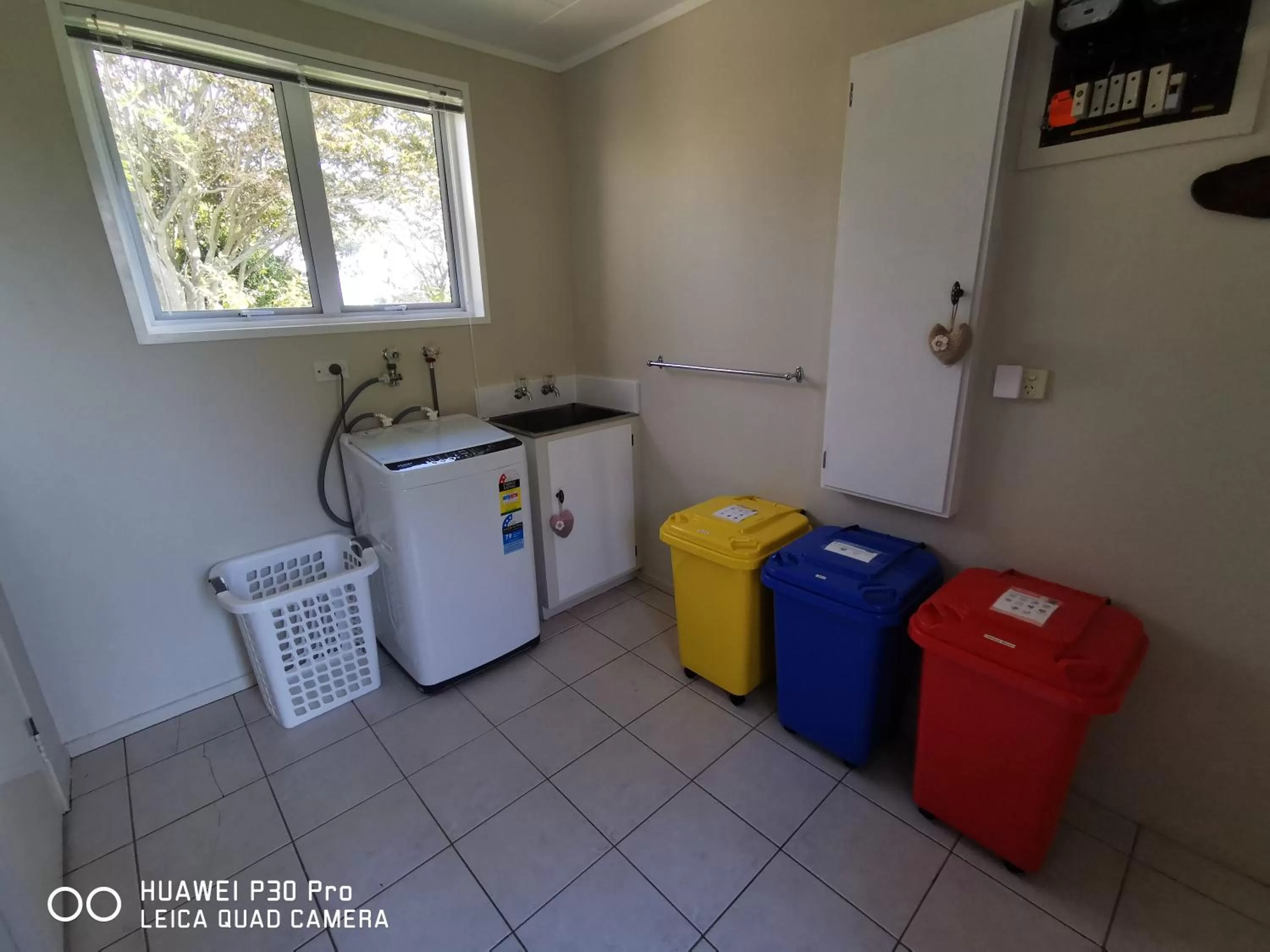 laundry, Kitchen/Kitchenette in On Tate