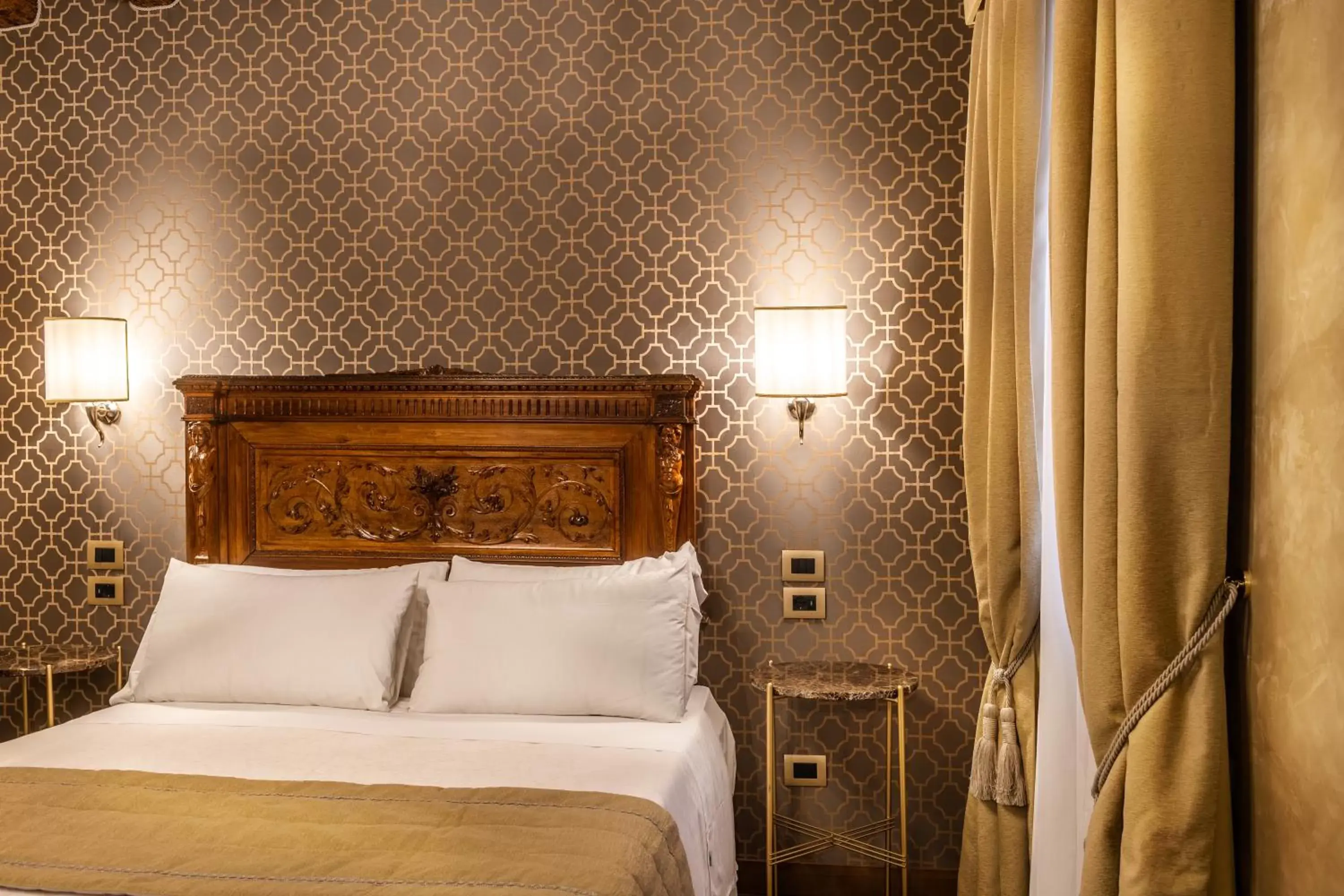 Photo of the whole room, Bed in Palazzo San Lorenzo