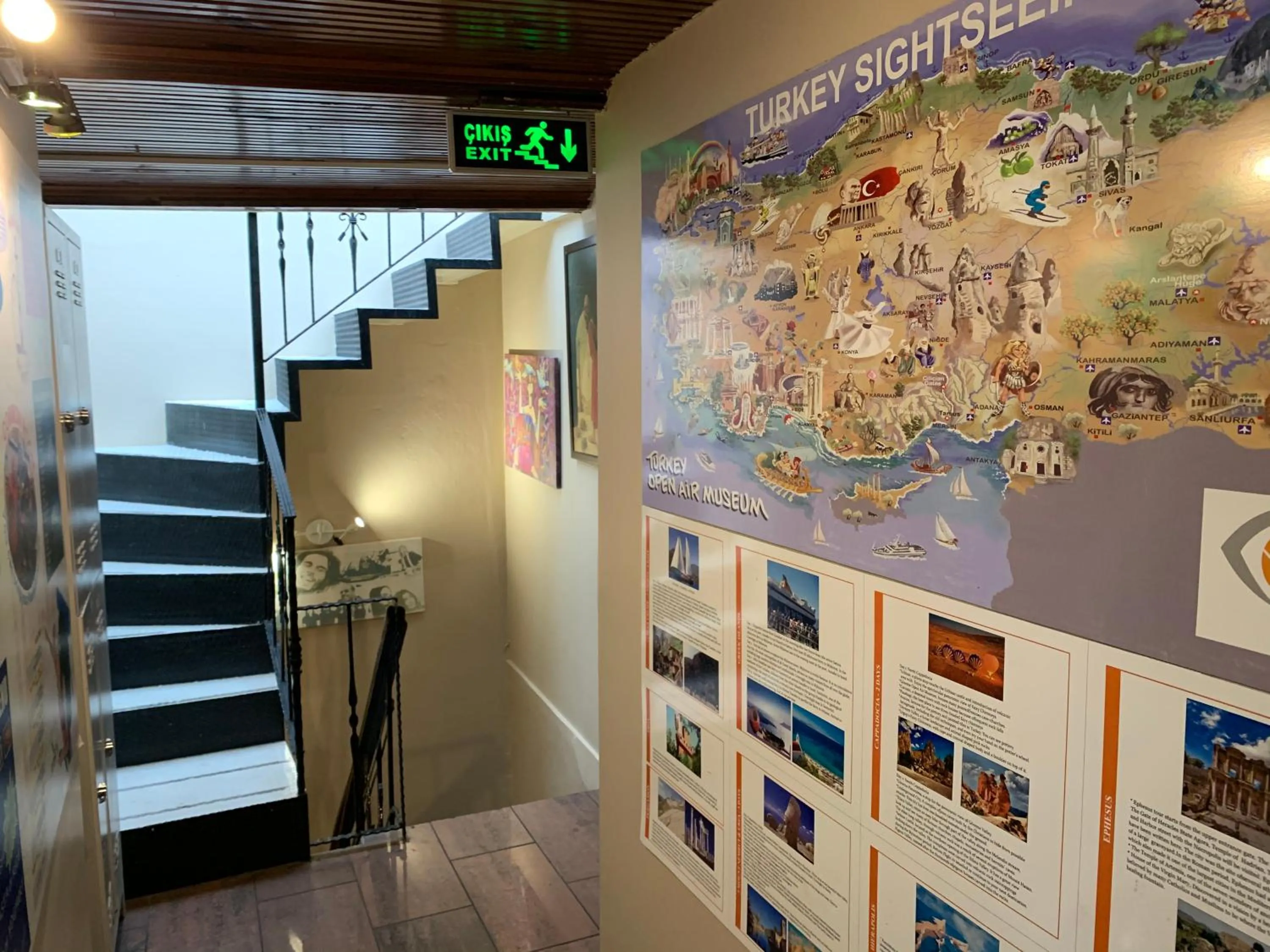 Lobby or reception in Antique Hostel