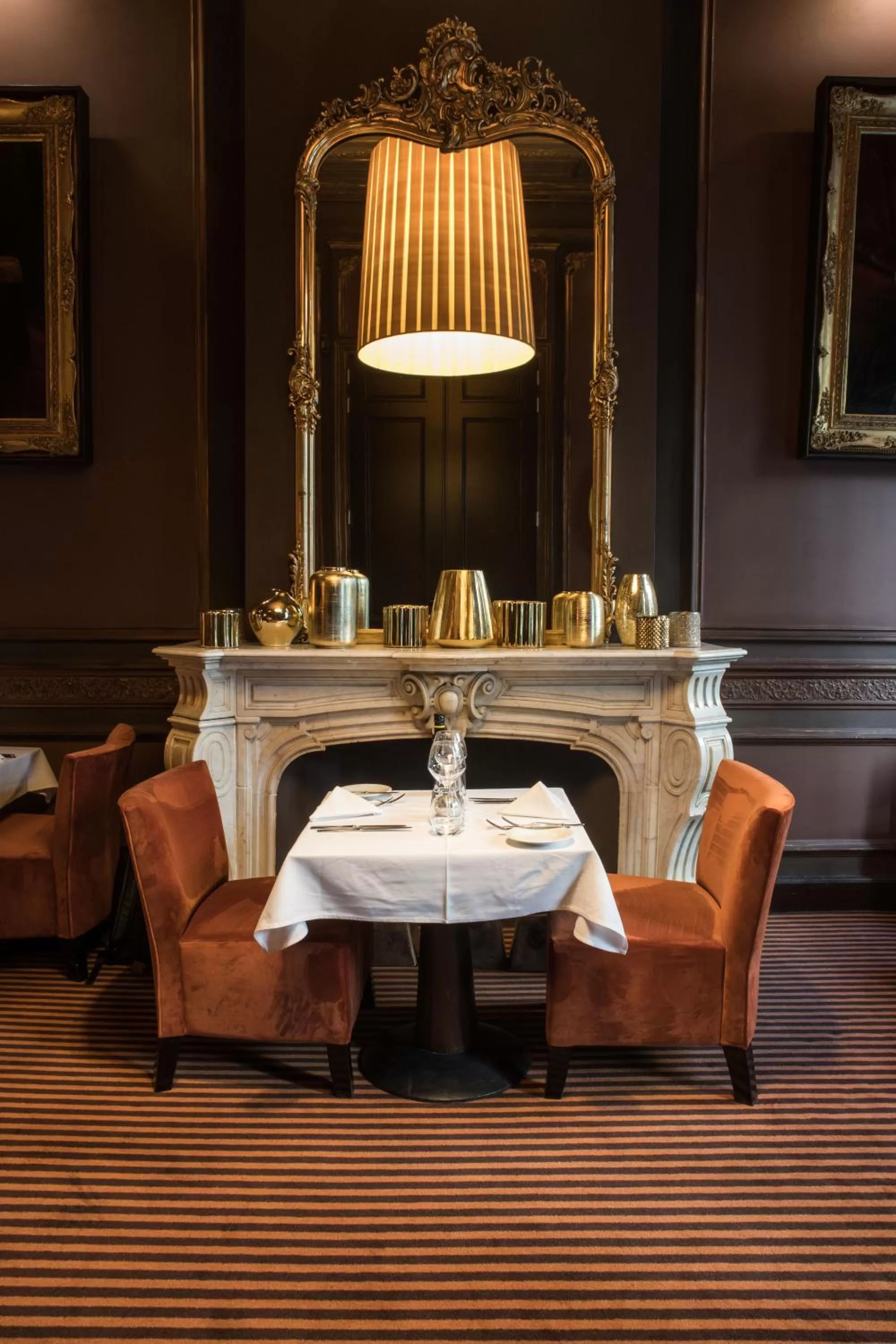 Restaurant/places to eat in Hotel Manos Premier