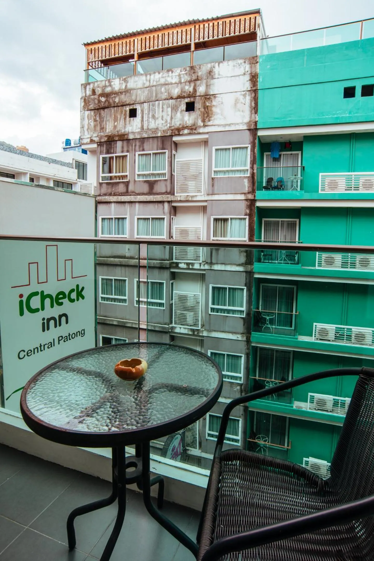Balcony/Terrace in iCheck inn Central Patong
