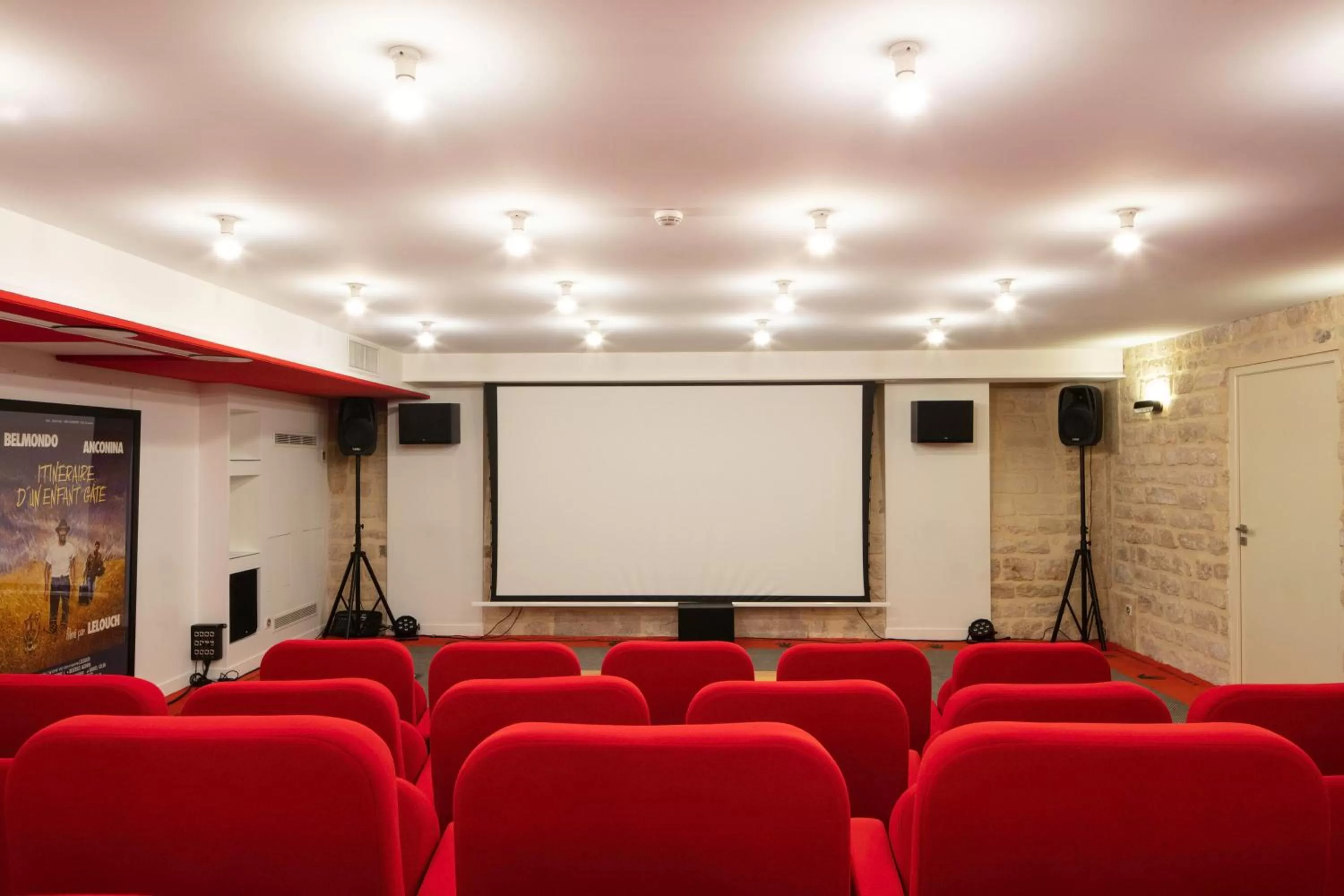 Seating area in Le 123 Sébastopol - Astotel