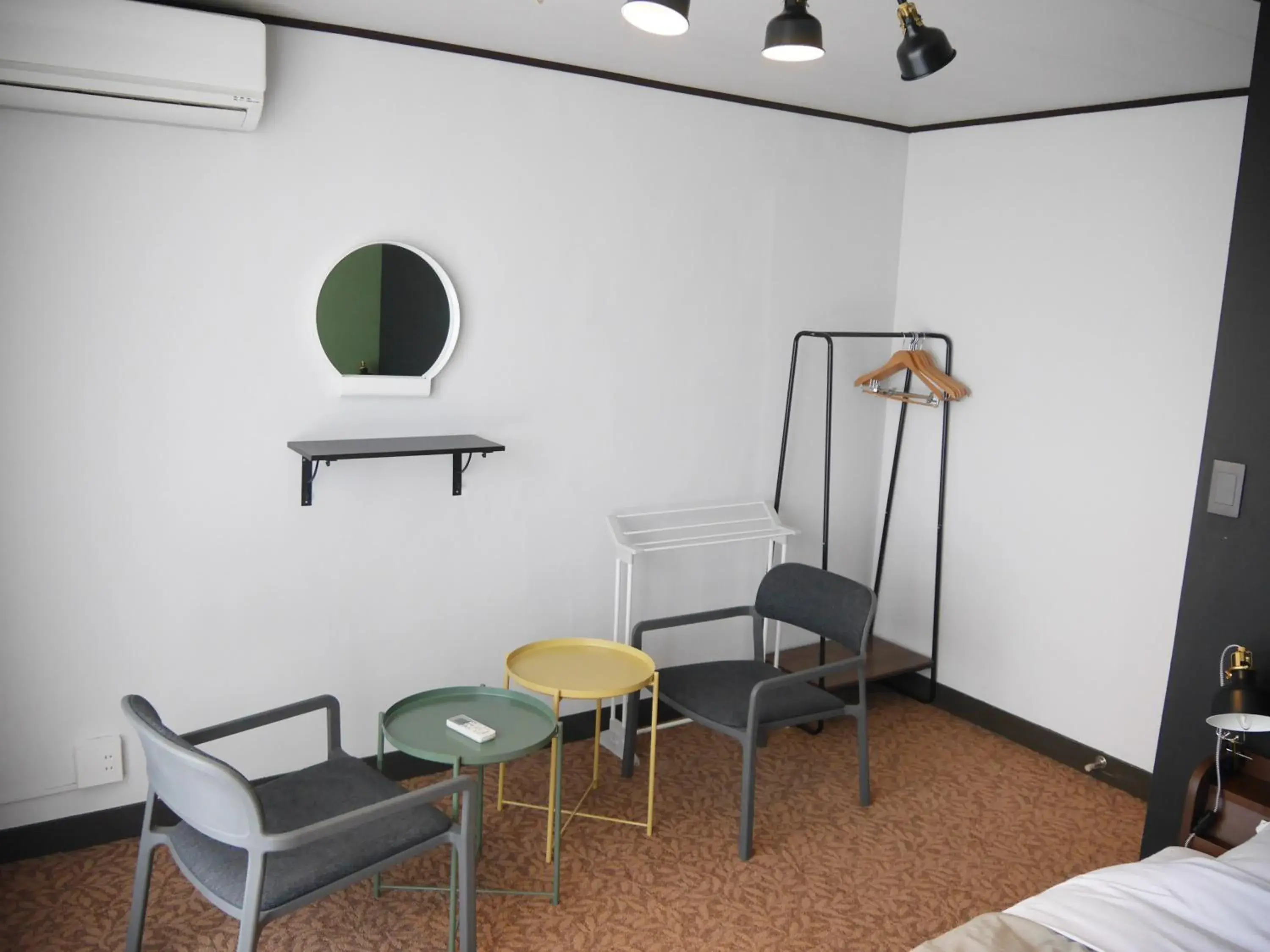 Double Room with Shared Bathroom - single occupancy in J-Hoppers Lake Biwa Guesthouse Double Room with Shared Bathroom - single occupancy in J-Hoppers Lake Biwa Guesthouse