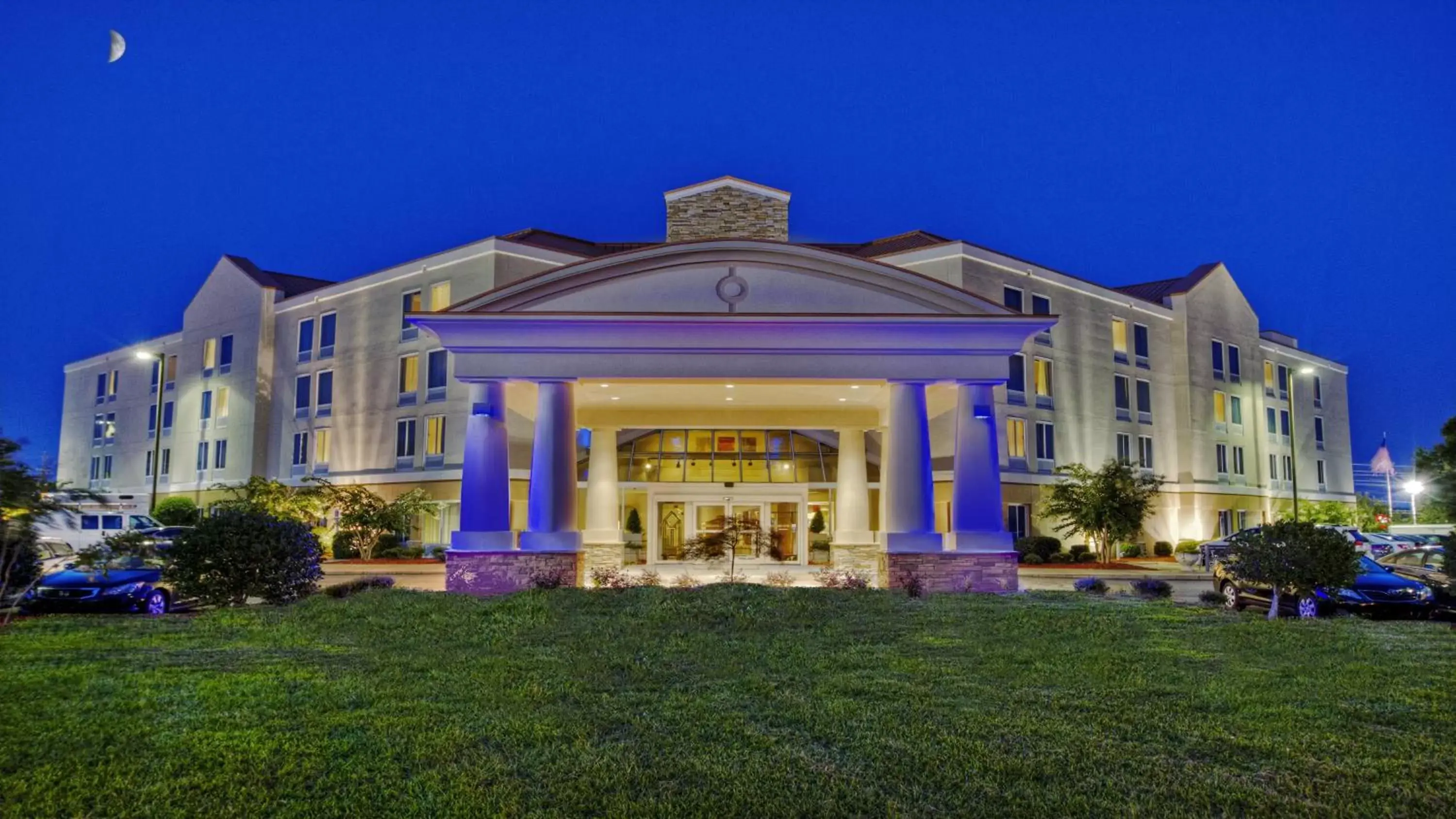 Property Building in Holiday Inn Express Greenville, an IHG Hotel