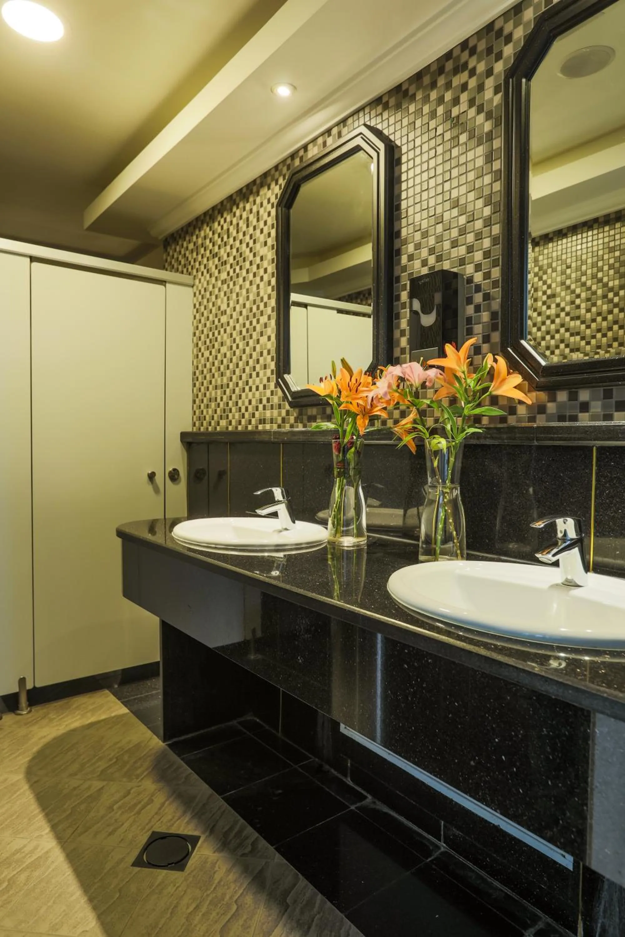 Bathroom in Bristol Hotel