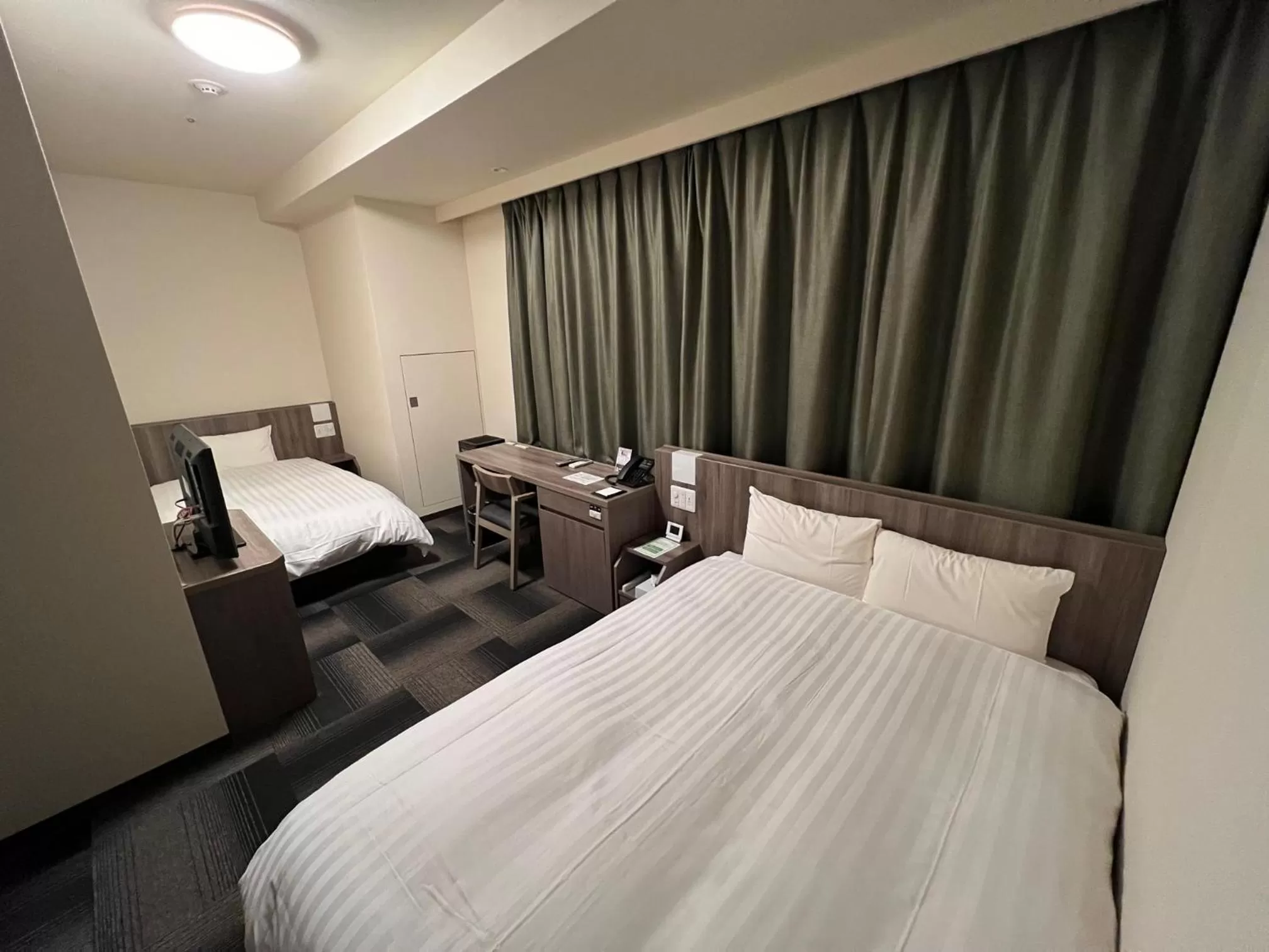 Photo of the whole room, Bed in Dormy Inn Korakuen