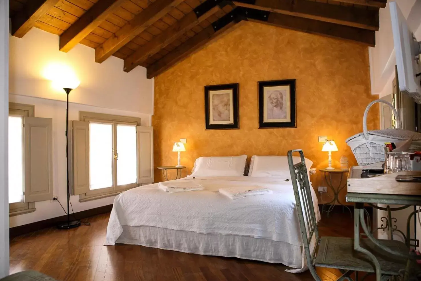 Photo of the whole room, Bed in B&B Casa del Teatro