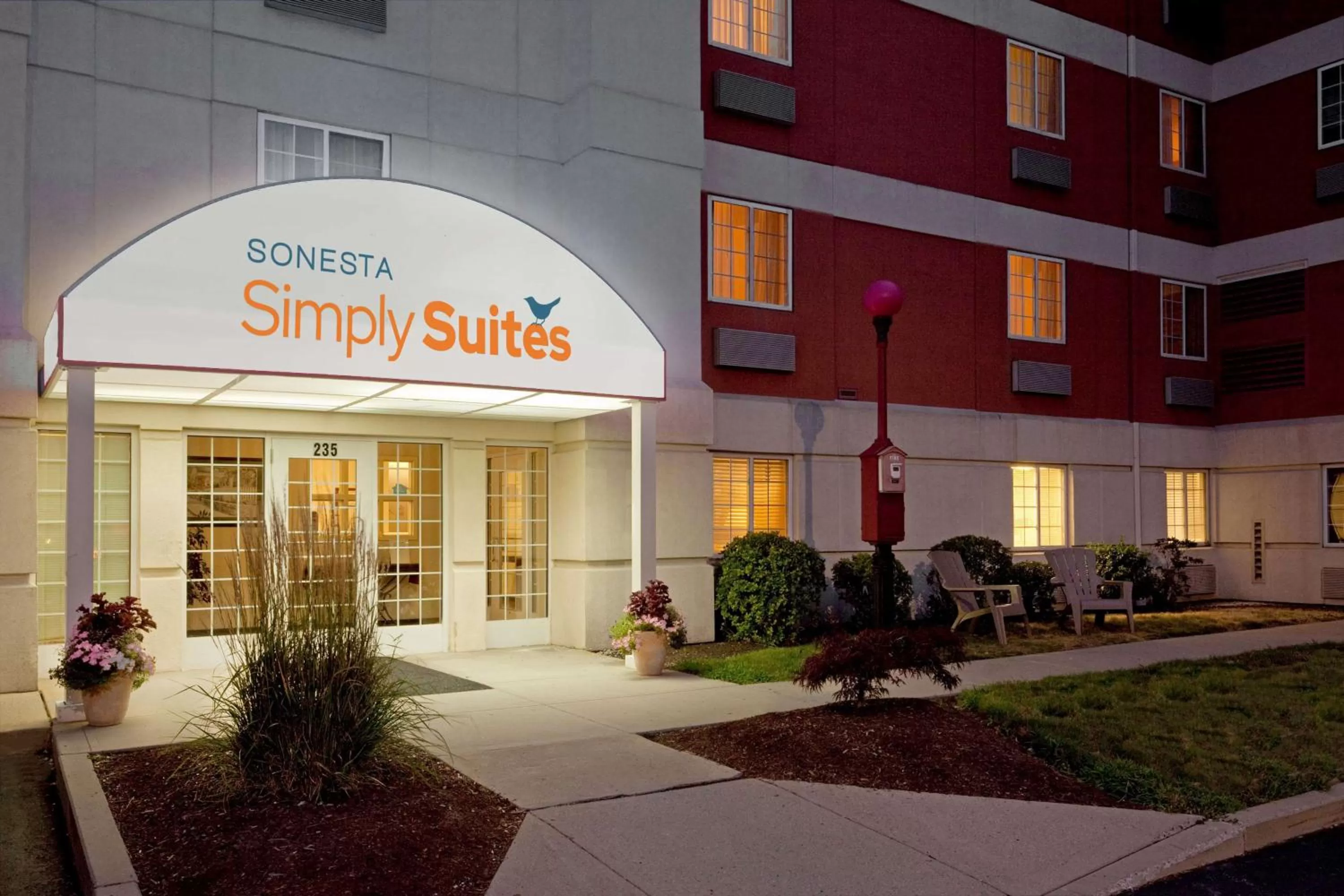 Property building in Sonesta Simply Suites Boston Braintree