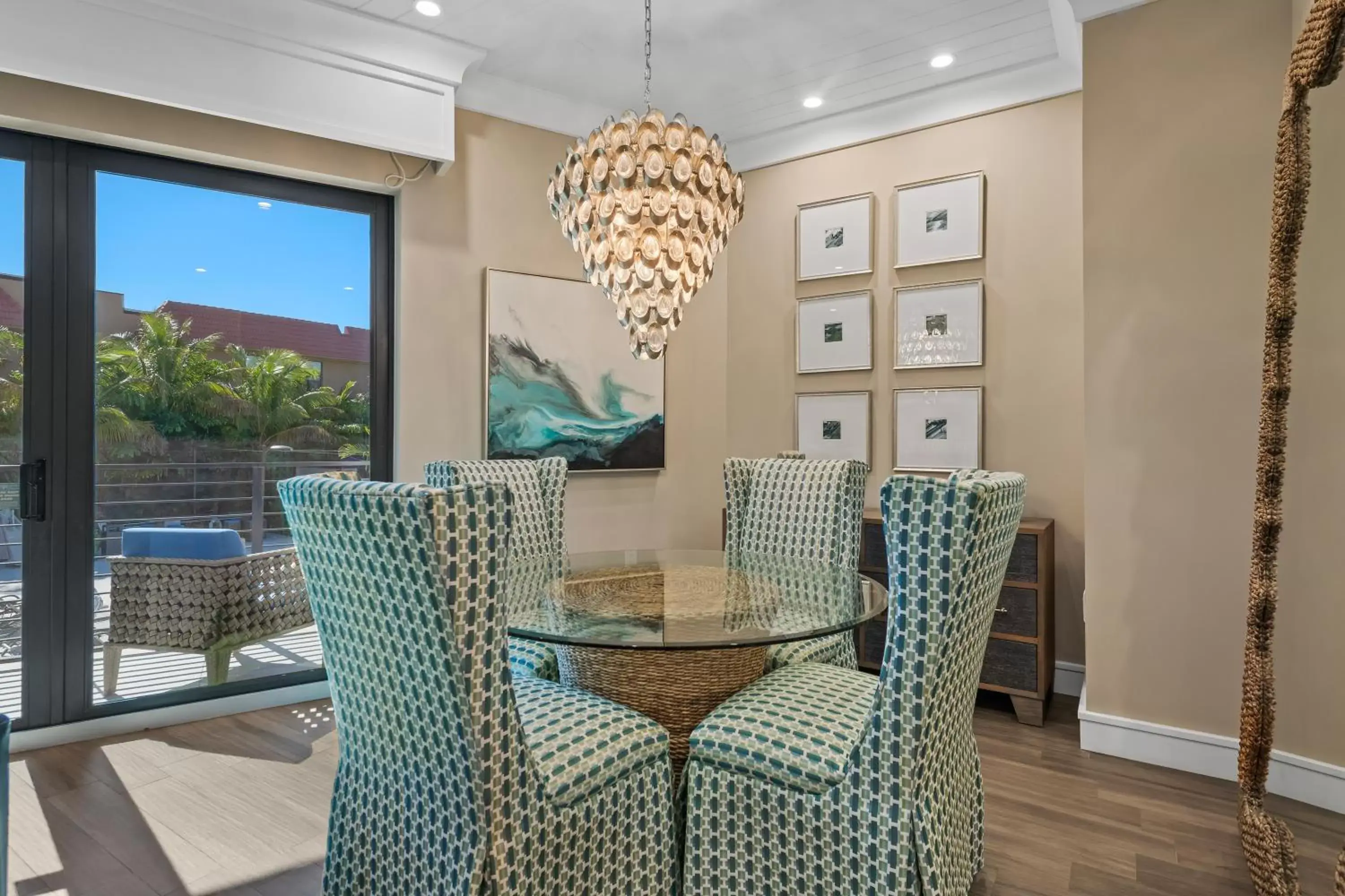 Dining Area in Anna Maria Beach Resort