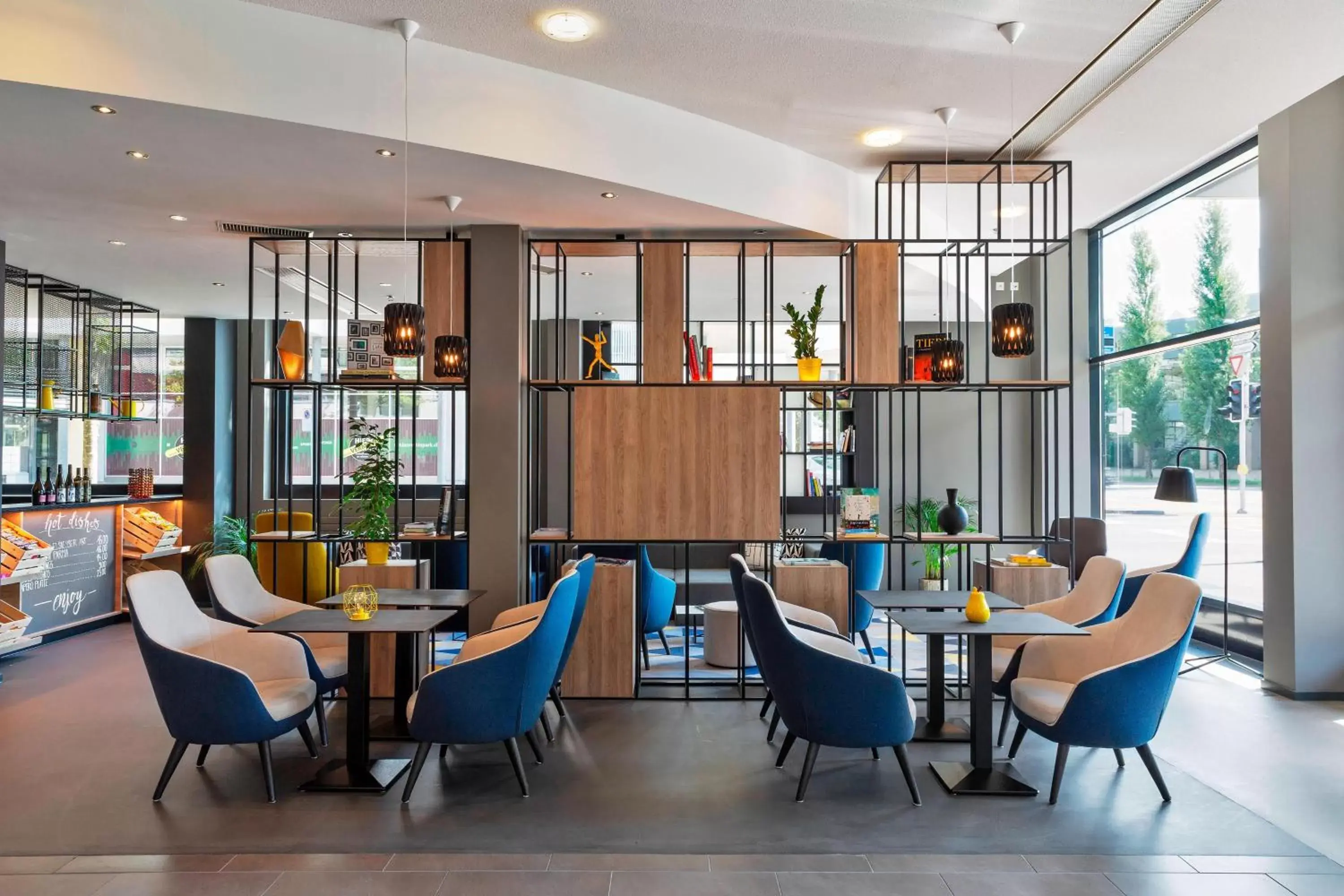 Lobby or reception, Restaurant/Places to Eat in Courtyard by Marriott Zurich North