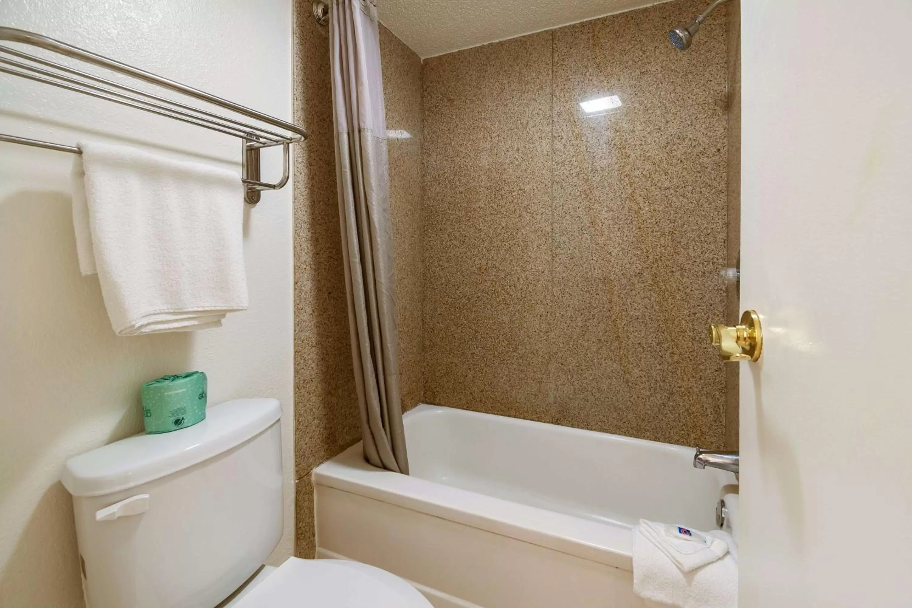 Shower in Motel 6-Grove City, OH