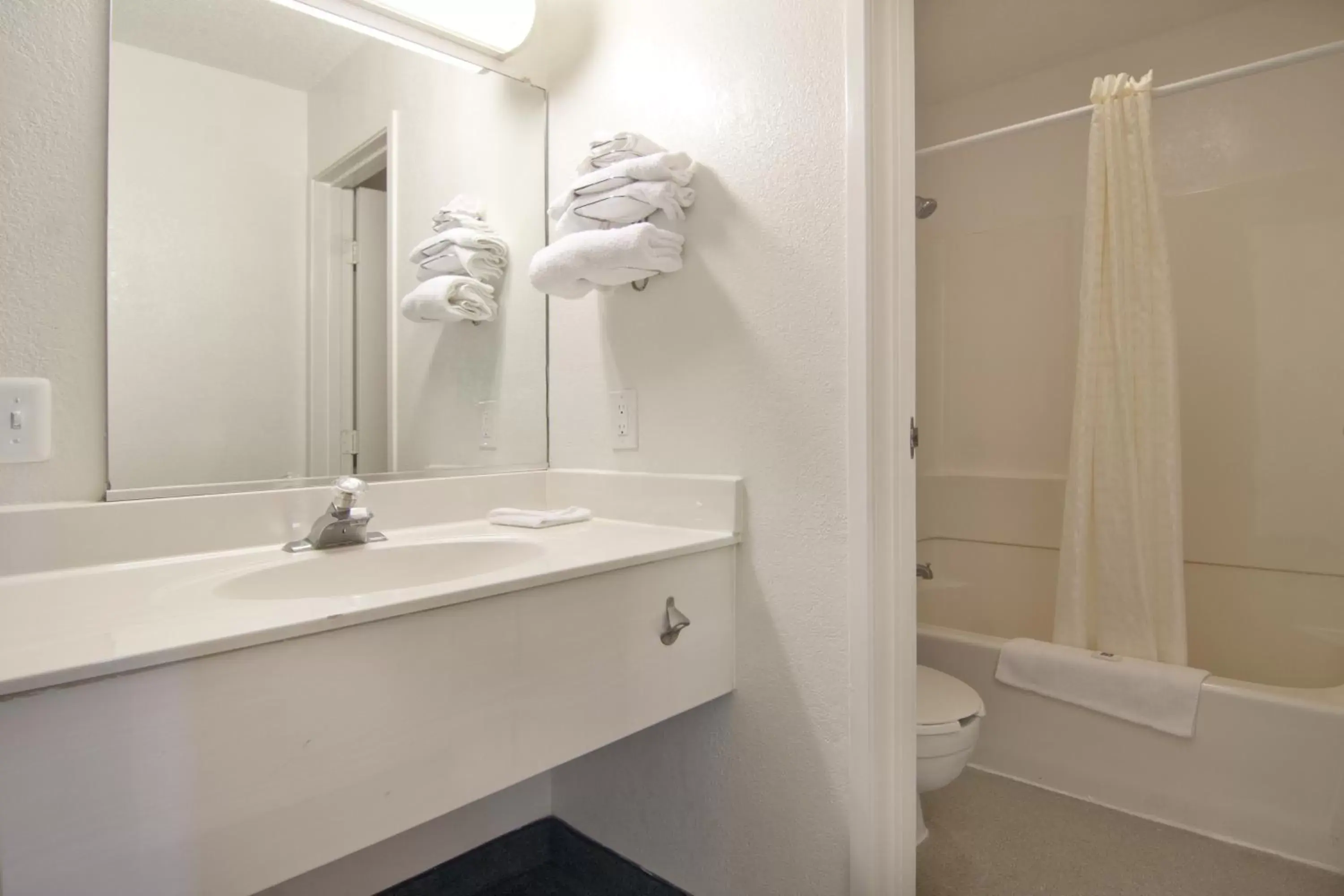 Bathroom in Motel 6-Lakeville, MN - South - Lakeville