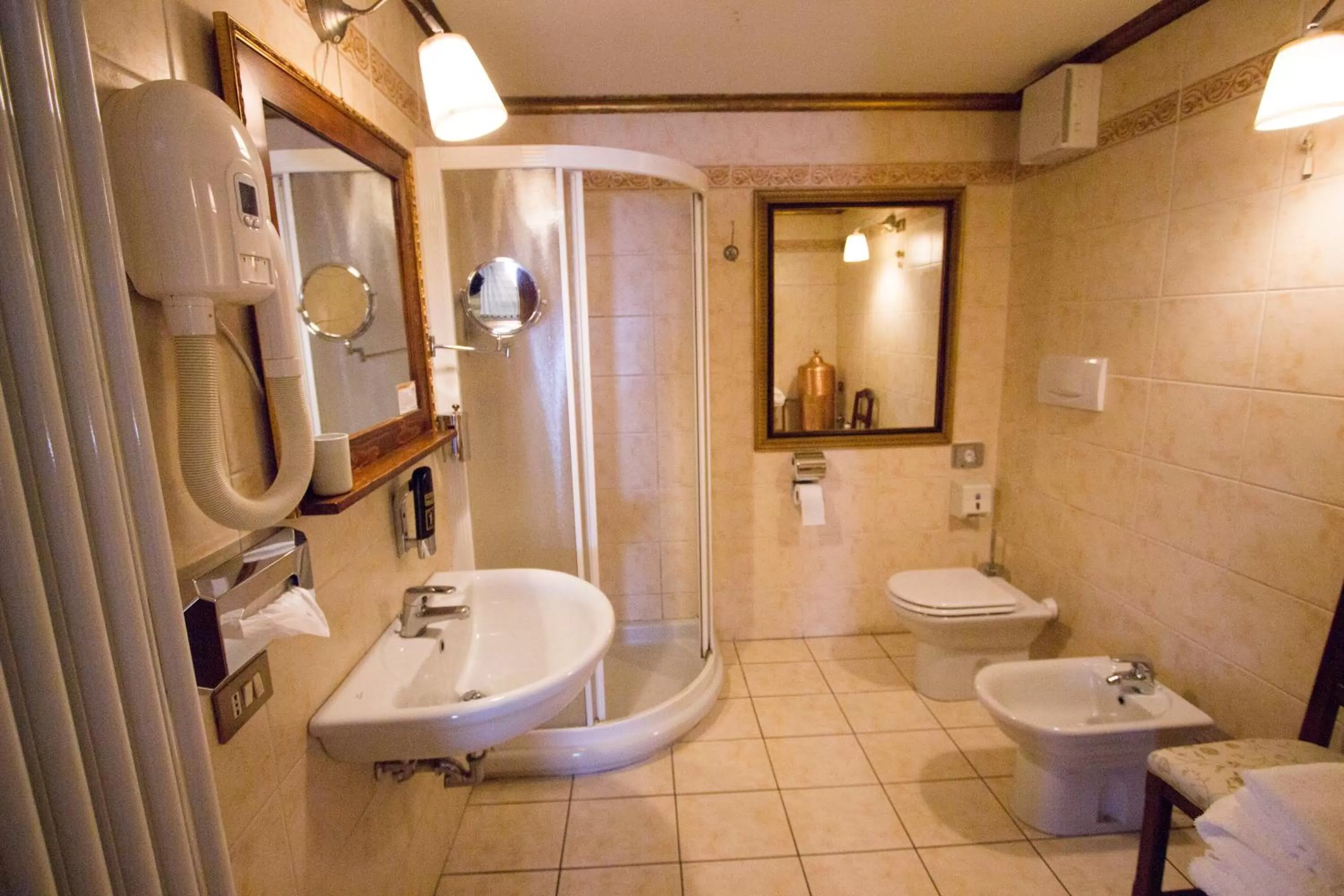 Shower in Le Fate Corbezzole