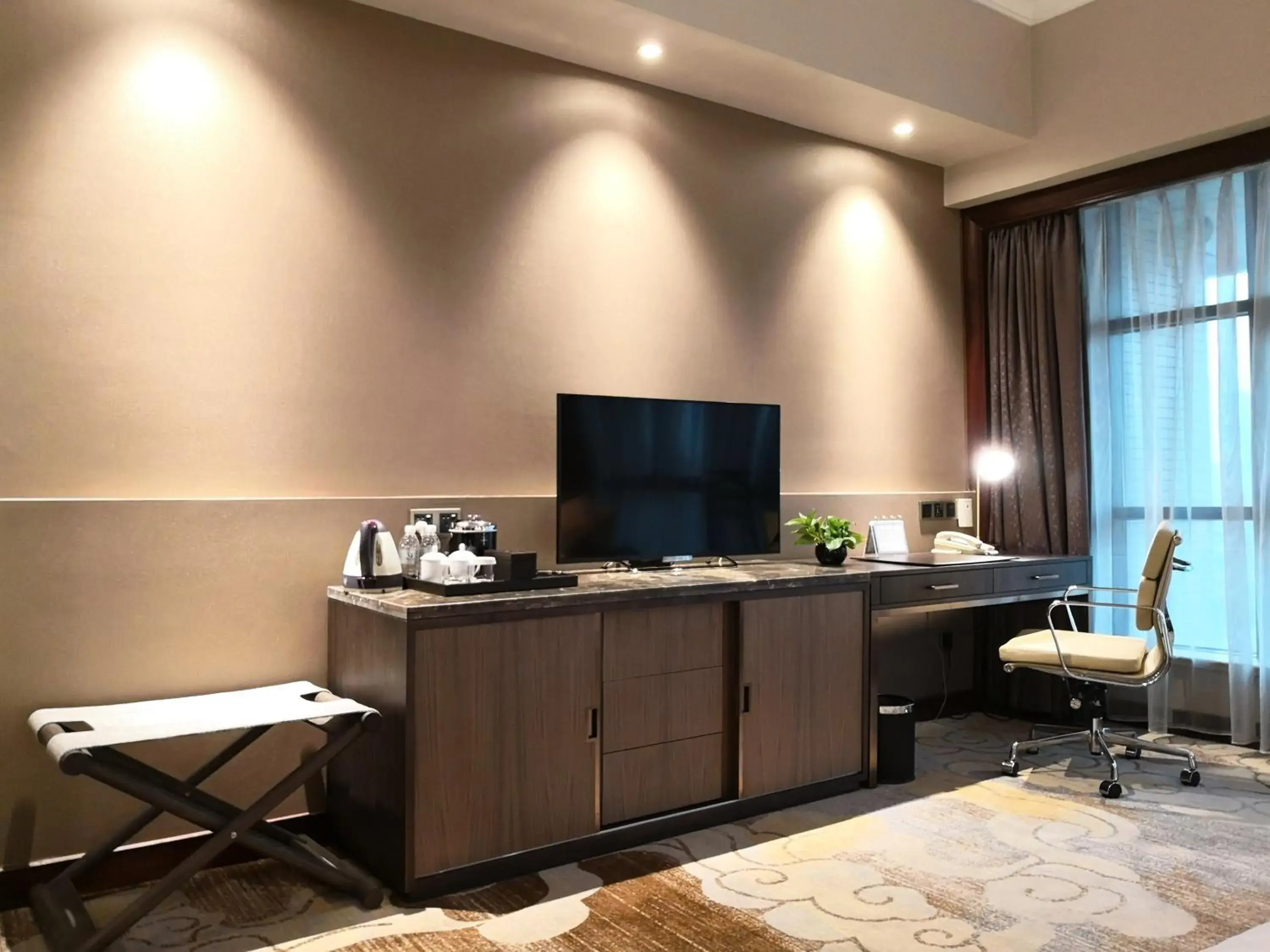 TV and multimedia, TV/Entertainment Center in Jin Jiang Pine City Hotel