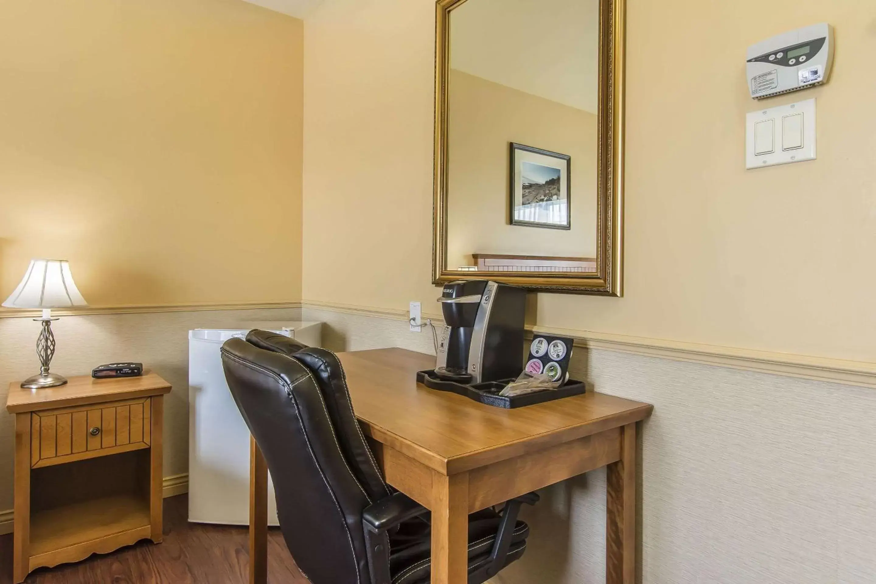 Photo of the whole room, TV/Entertainment Center in Quality Inn Riviere-Du-Loup