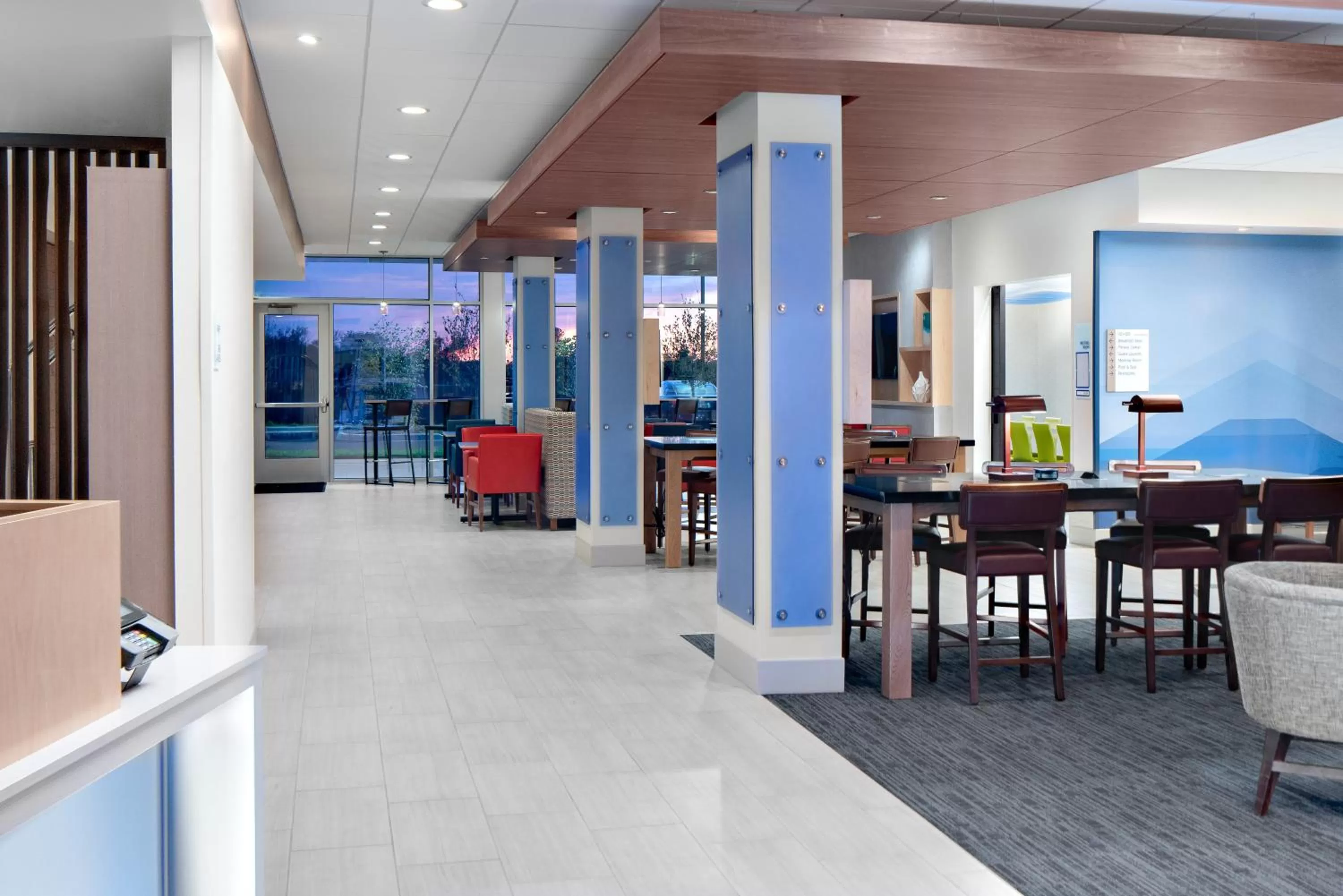 Property building in Holiday Inn Express & Suites - Elkhorn - Lake Geneva Area by IHG