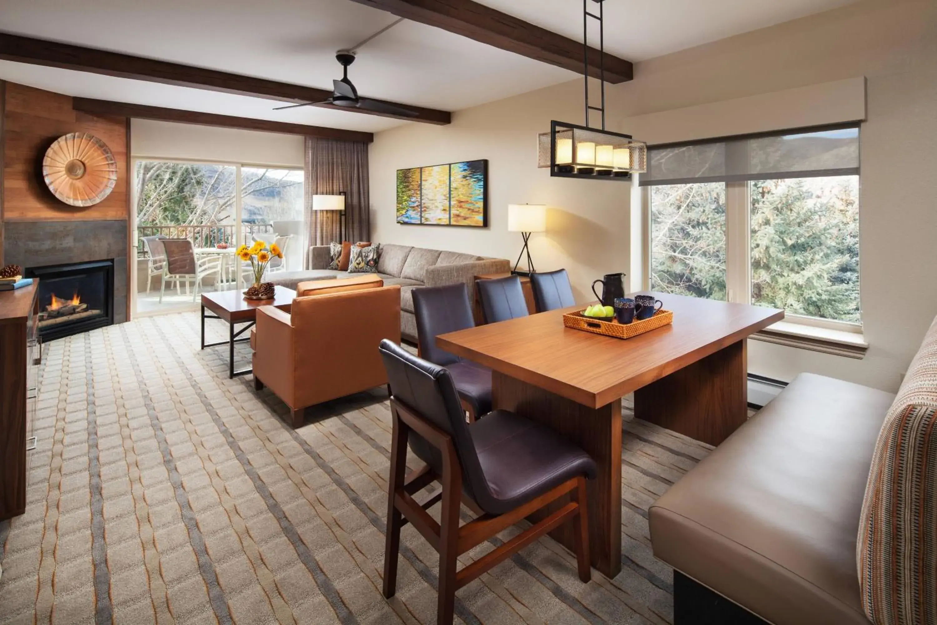 Living room, Dining Area in Sheraton Lakeside Terrace Villas at Mountain Vista, Avon, Vail Valley