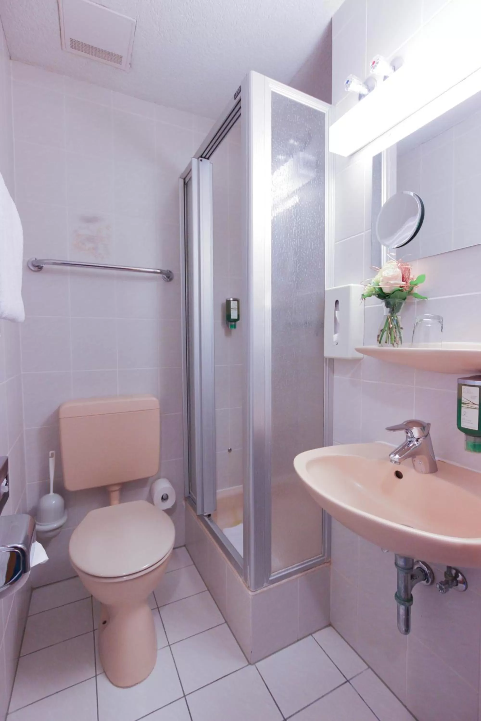 Shower in City Hotel Würzburg