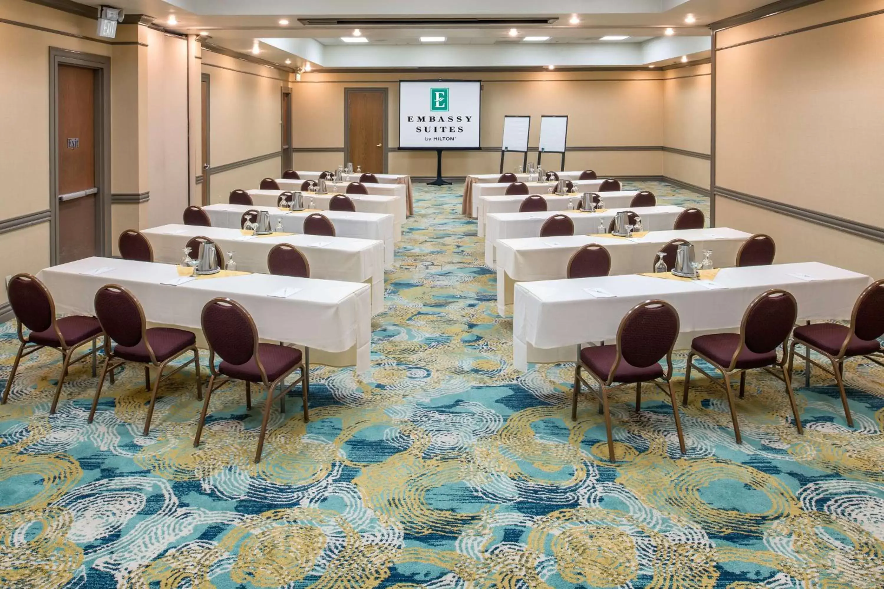 Meeting/conference room in Embassy Suites By Hilton Seattle - Tacoma International Airport
