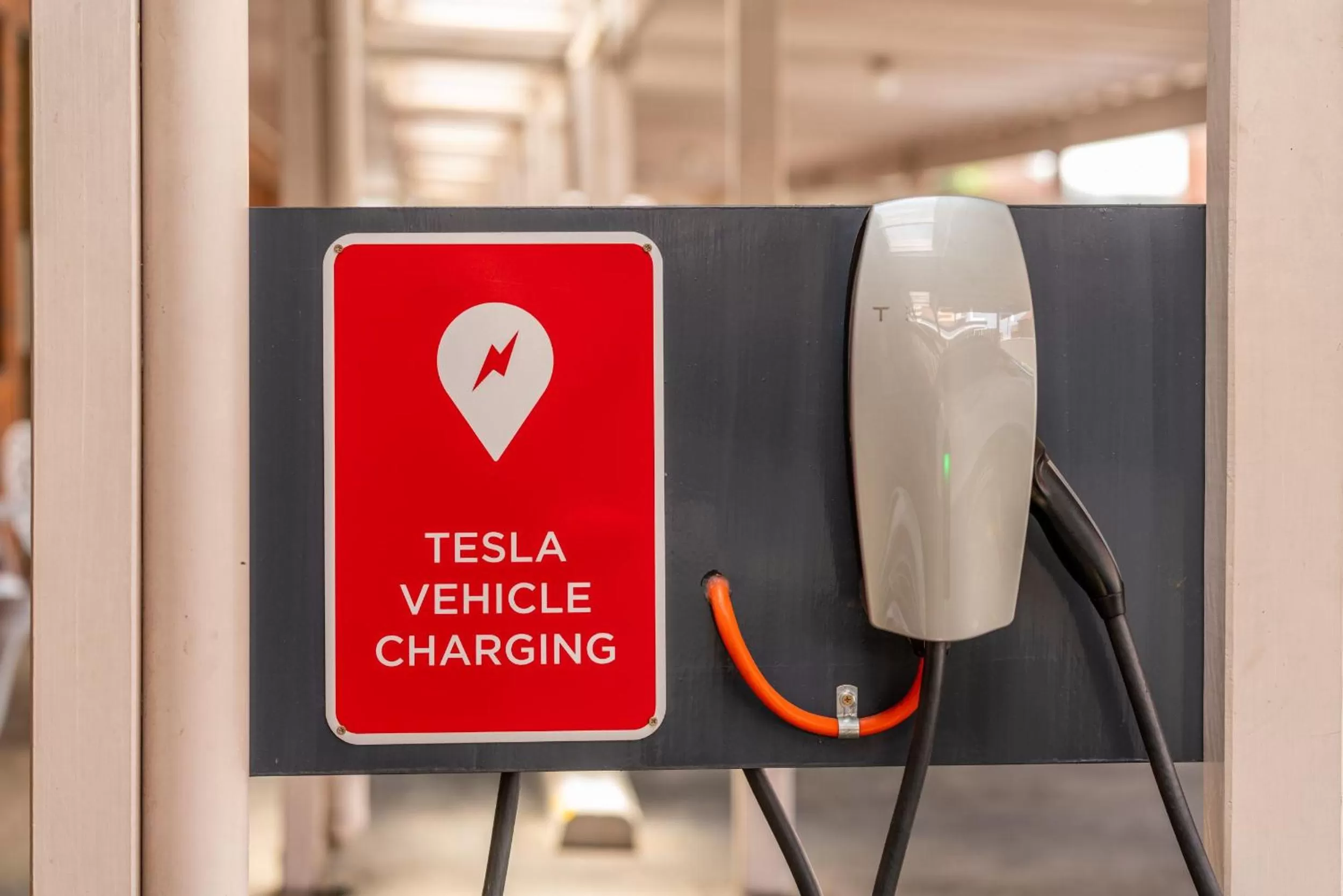 Text overlay in Country Pathfinder Motor Inn