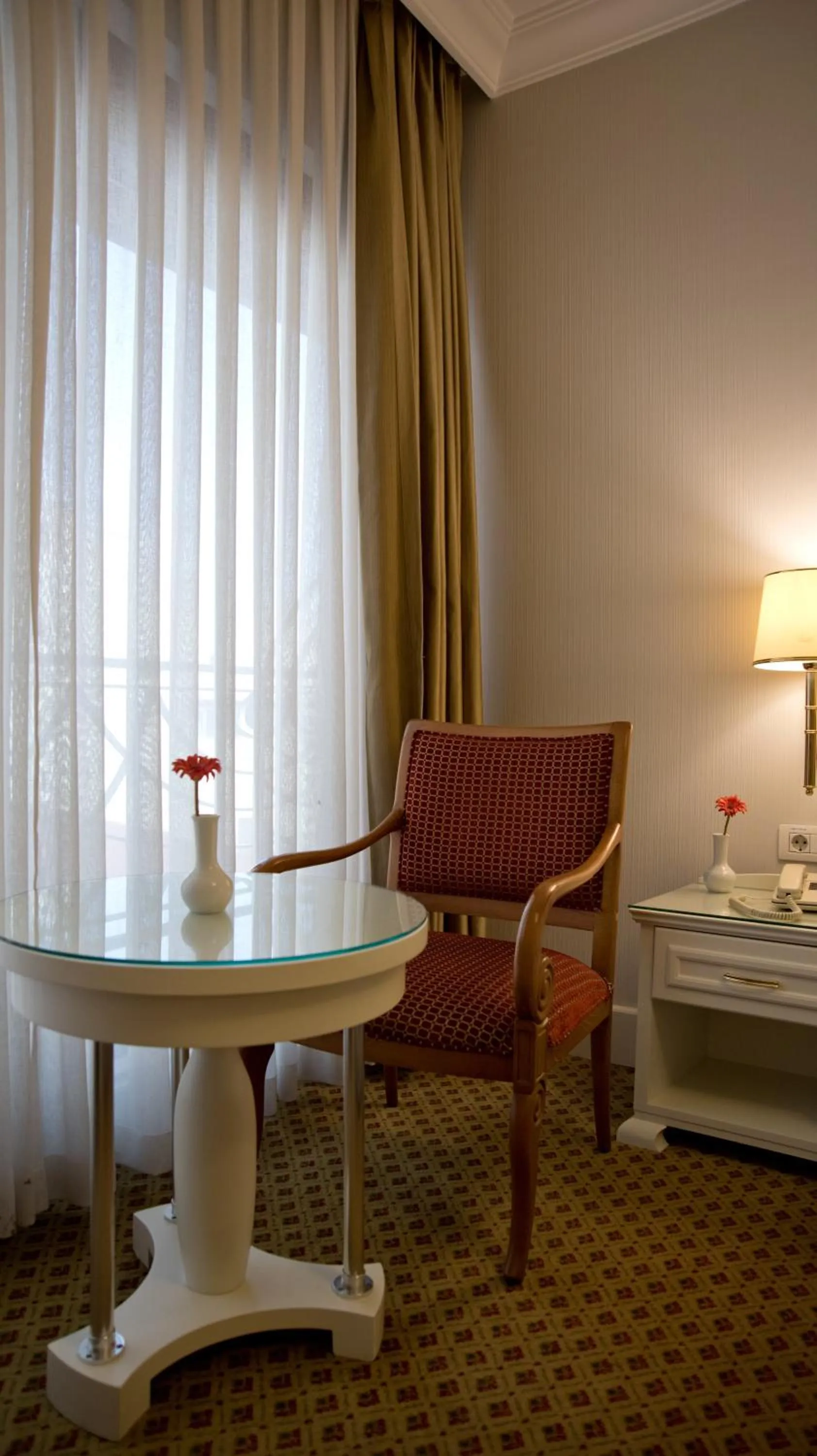 Seating area in Taksim Metropark Hotel