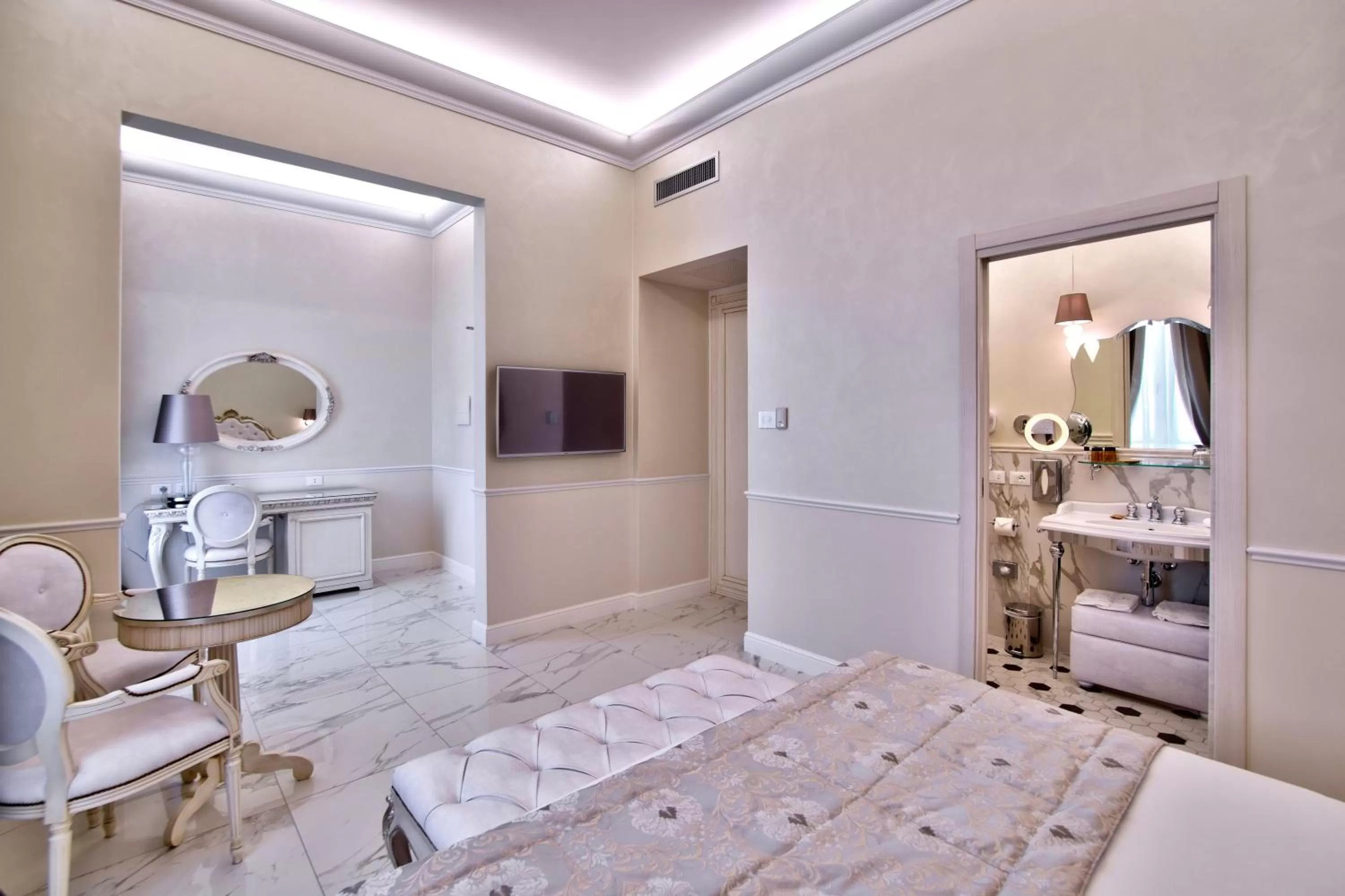 Bed in The Moon Boutique Hotel & Spa