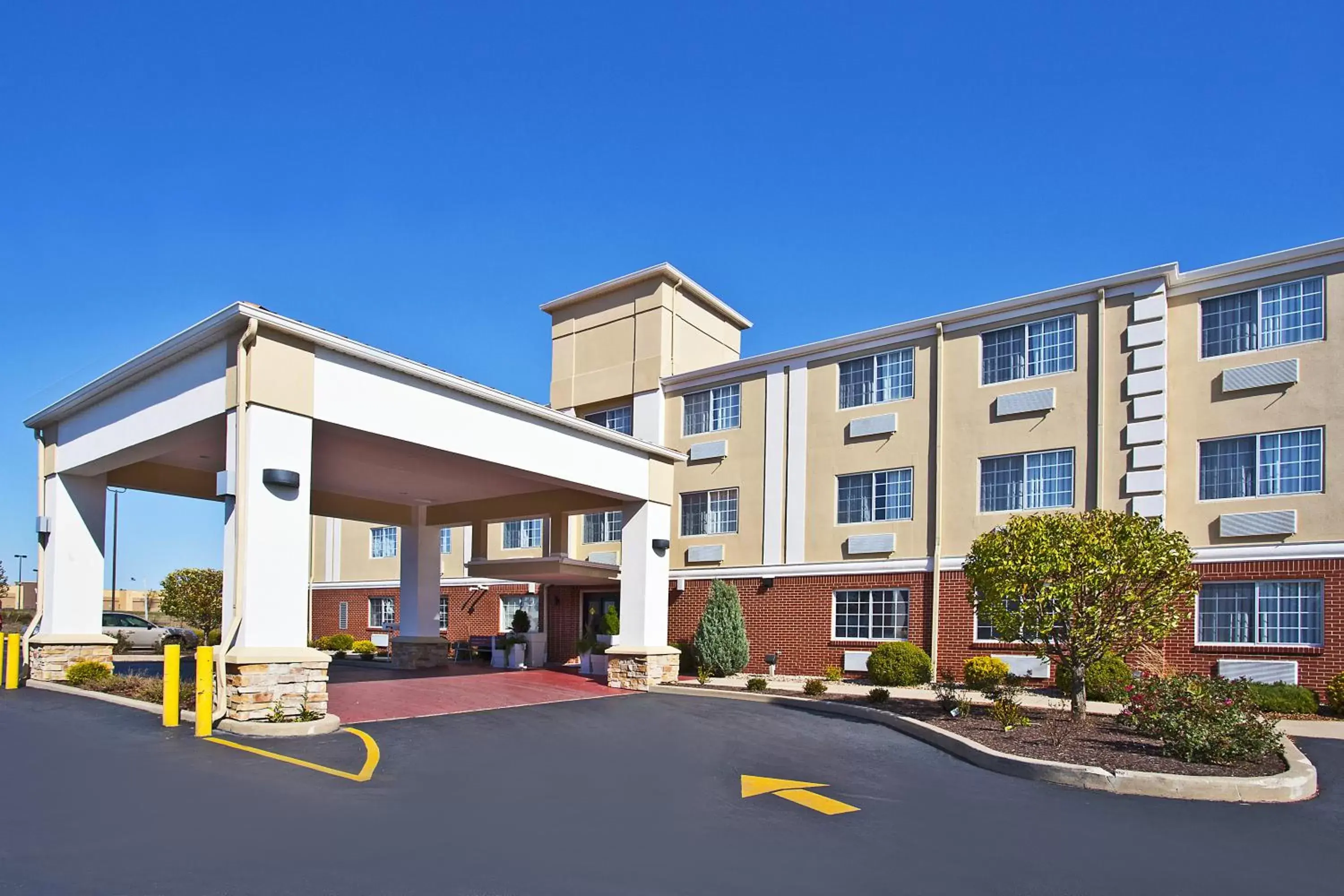 Property Building in Holiday Inn Express Hotel & Suites Wabash, an IHG Hotel