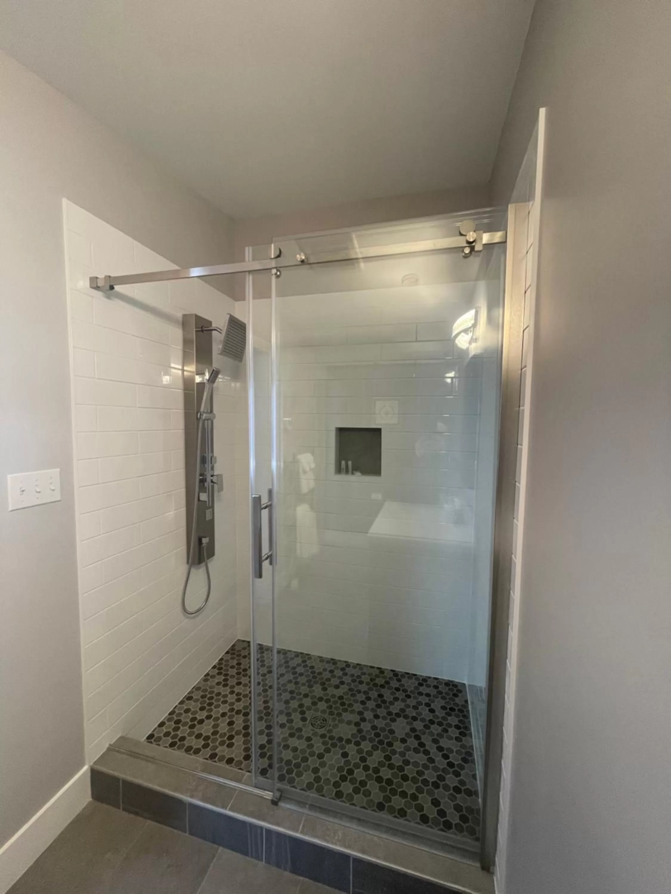 Bathroom in Bumblebee Bight Inn