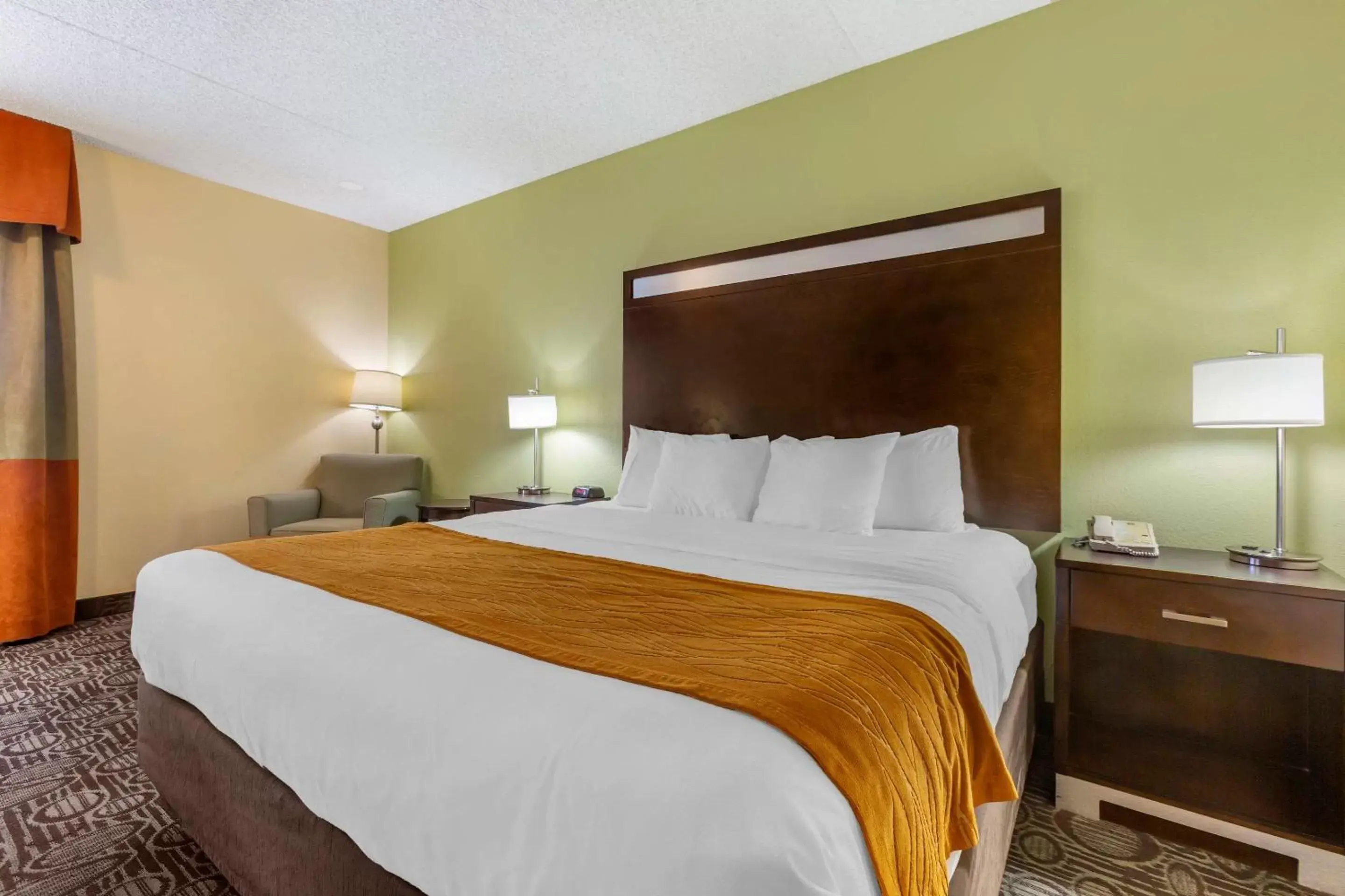 Photo of the whole room, Bed in Comfort Inn Chandler - Phoenix South I-10