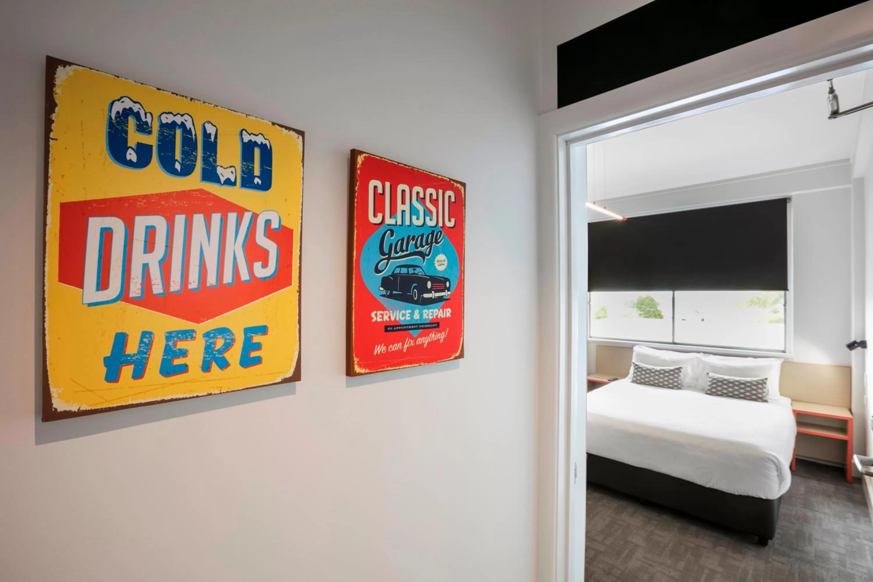 Property logo or sign, Bed in Nightcap at Camp Hill Hotel