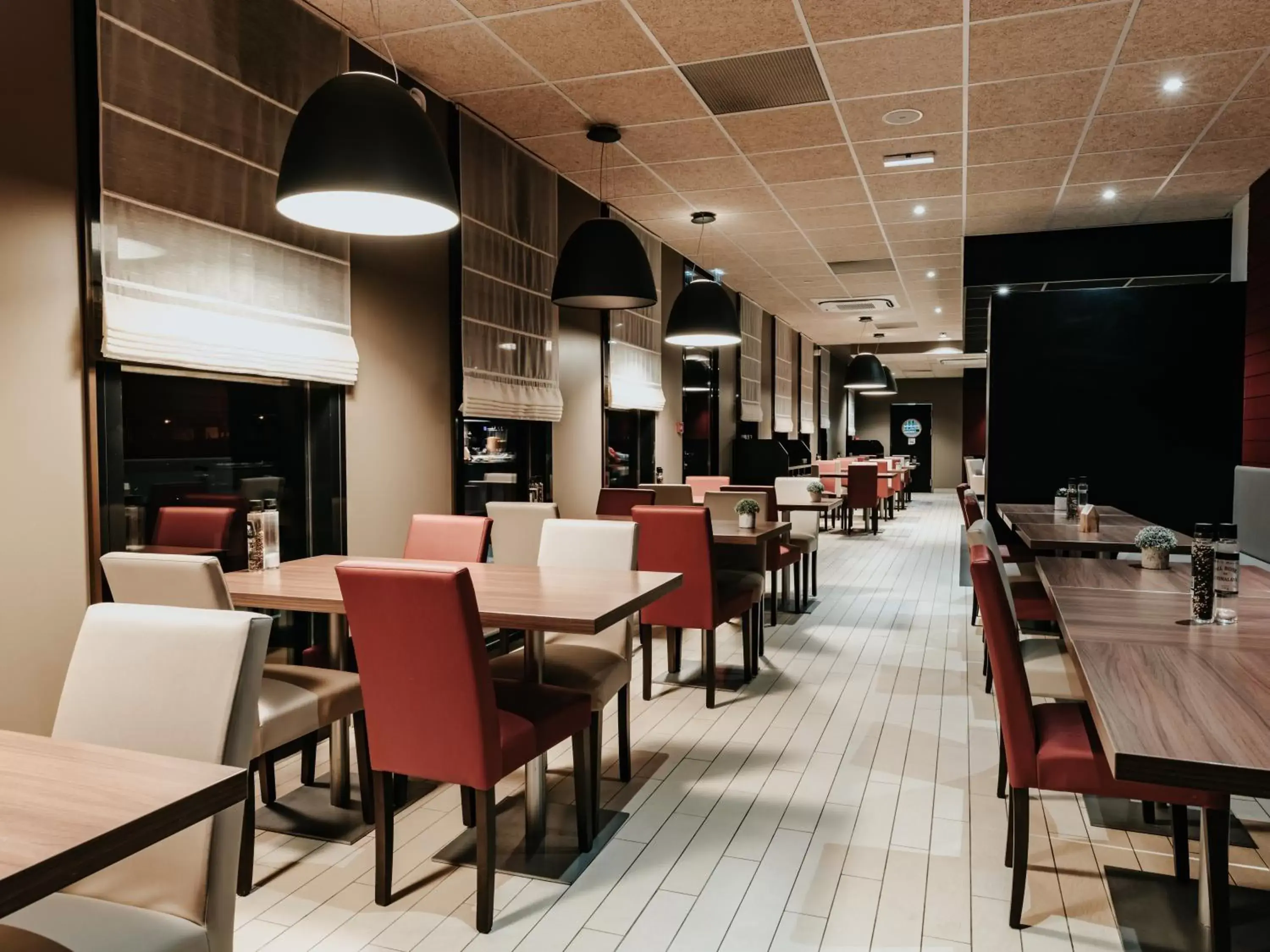 Dining area, Restaurant/Places to Eat in Ibis Rouen Centre Rive Gauche Mermoz