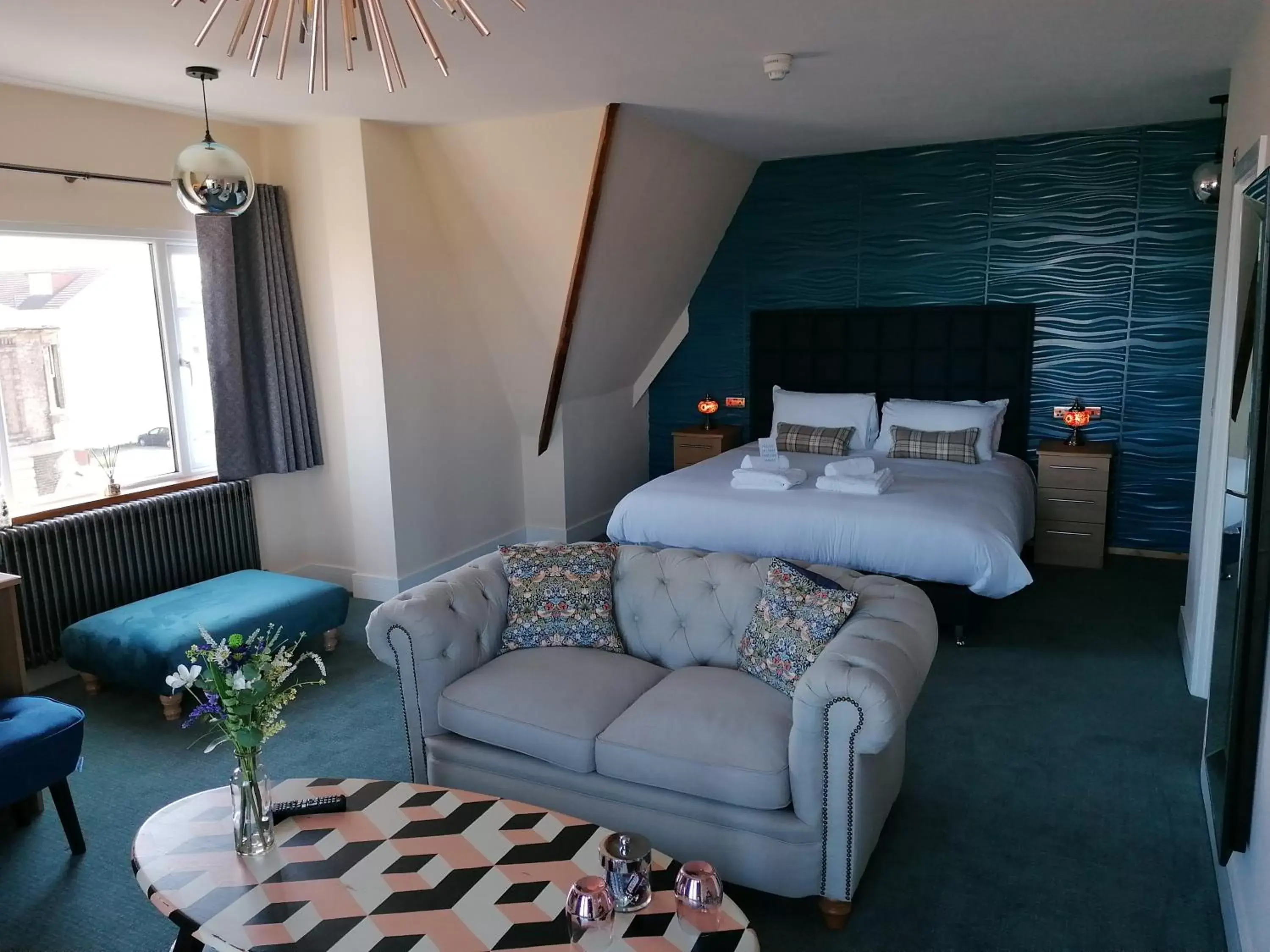 Bedroom, Bed in Marine Lodge