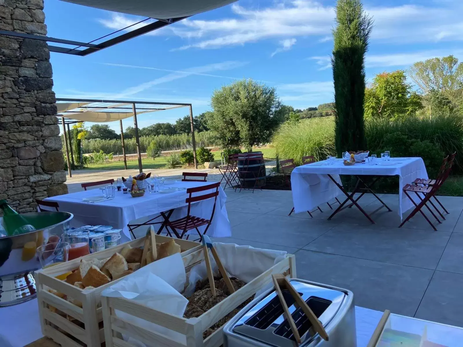 Garden view, Restaurant/Places to Eat in Chambres d'hôtes - Domaine de Cristia