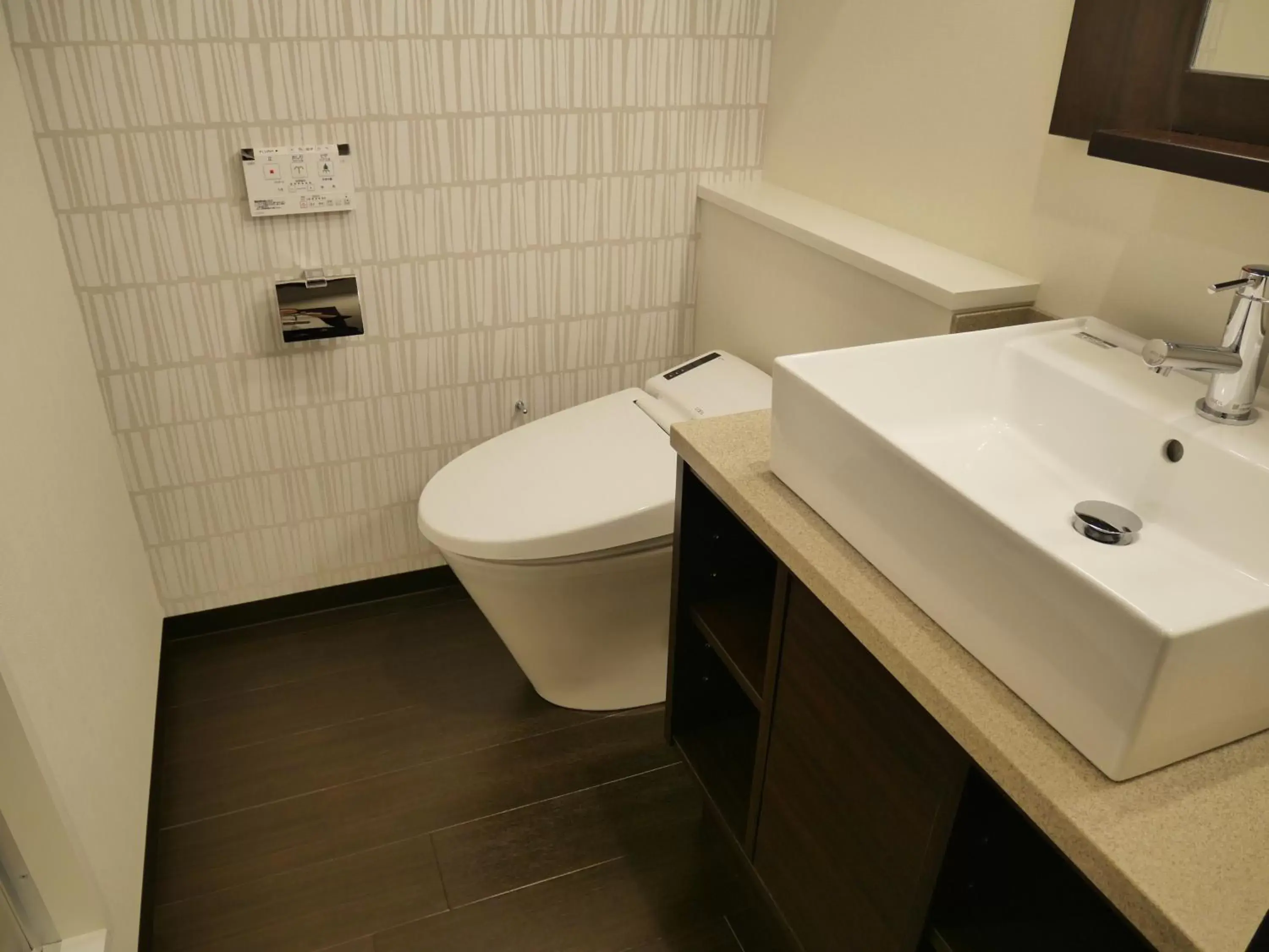 Bathroom in Red Roof Inn & Suites Osaka Namba Nipponbashi