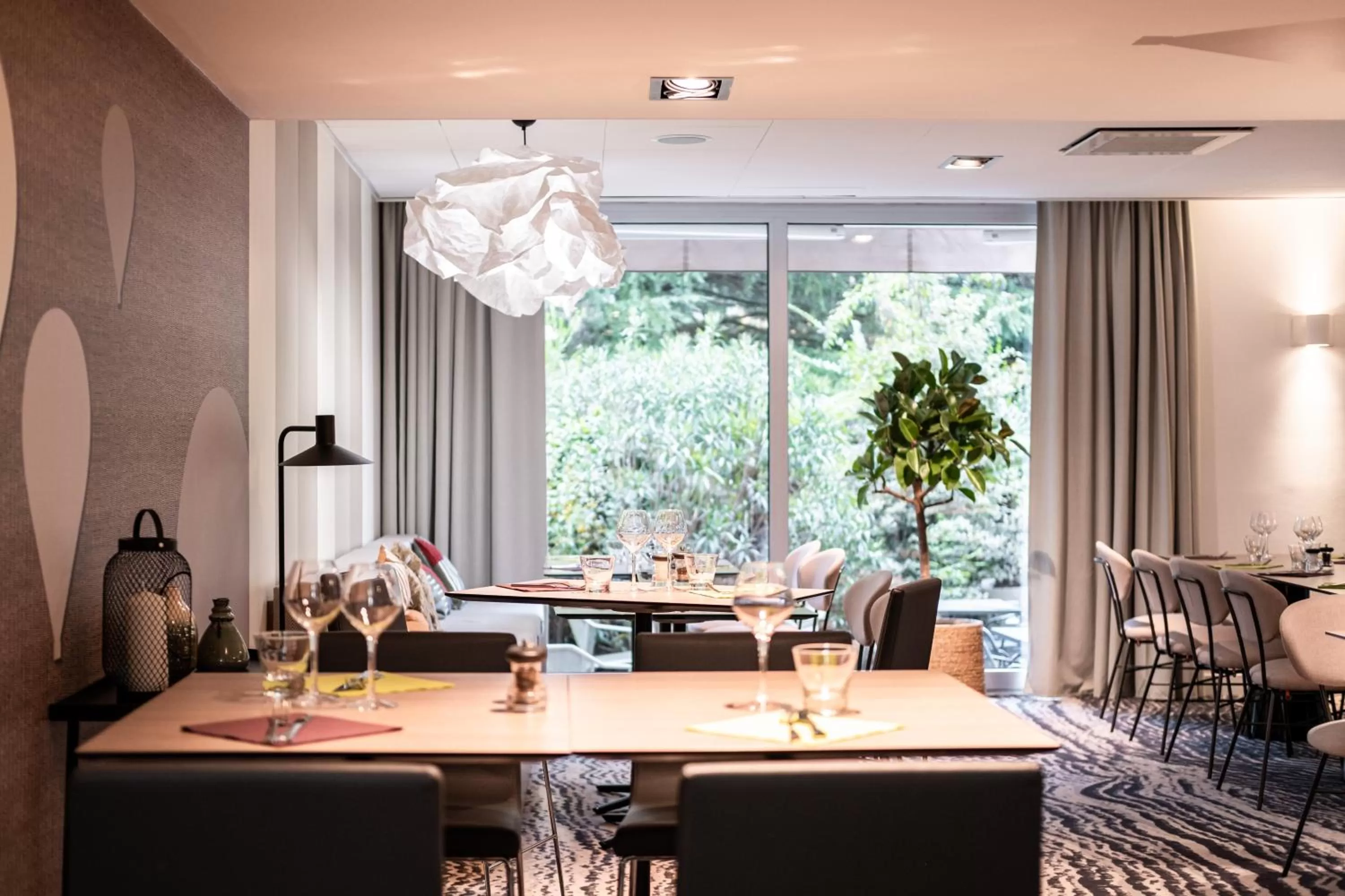 Restaurant/places to eat in Mercure Grenoble Meylan