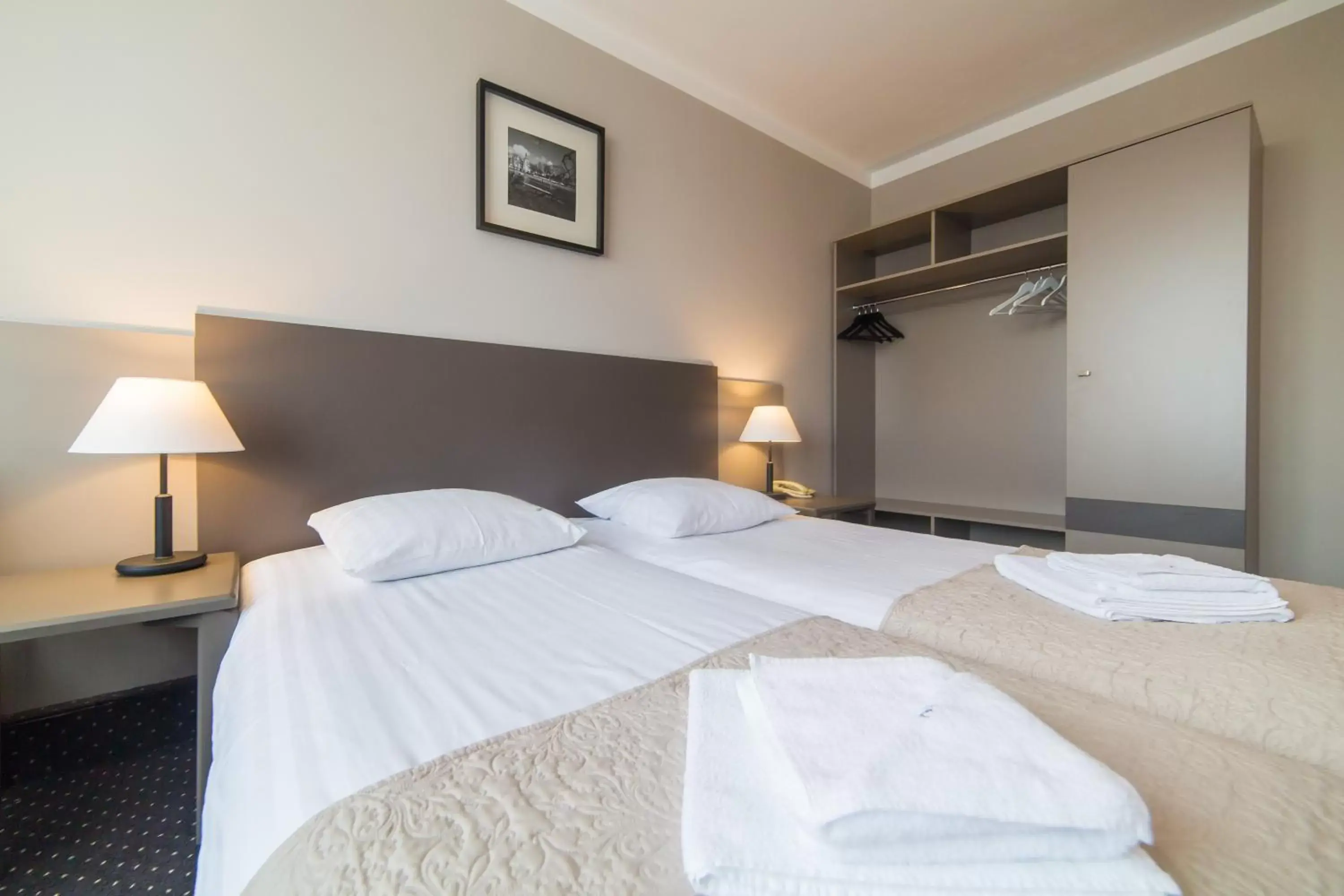 Bedroom, Bed in Hotel New Skanpol