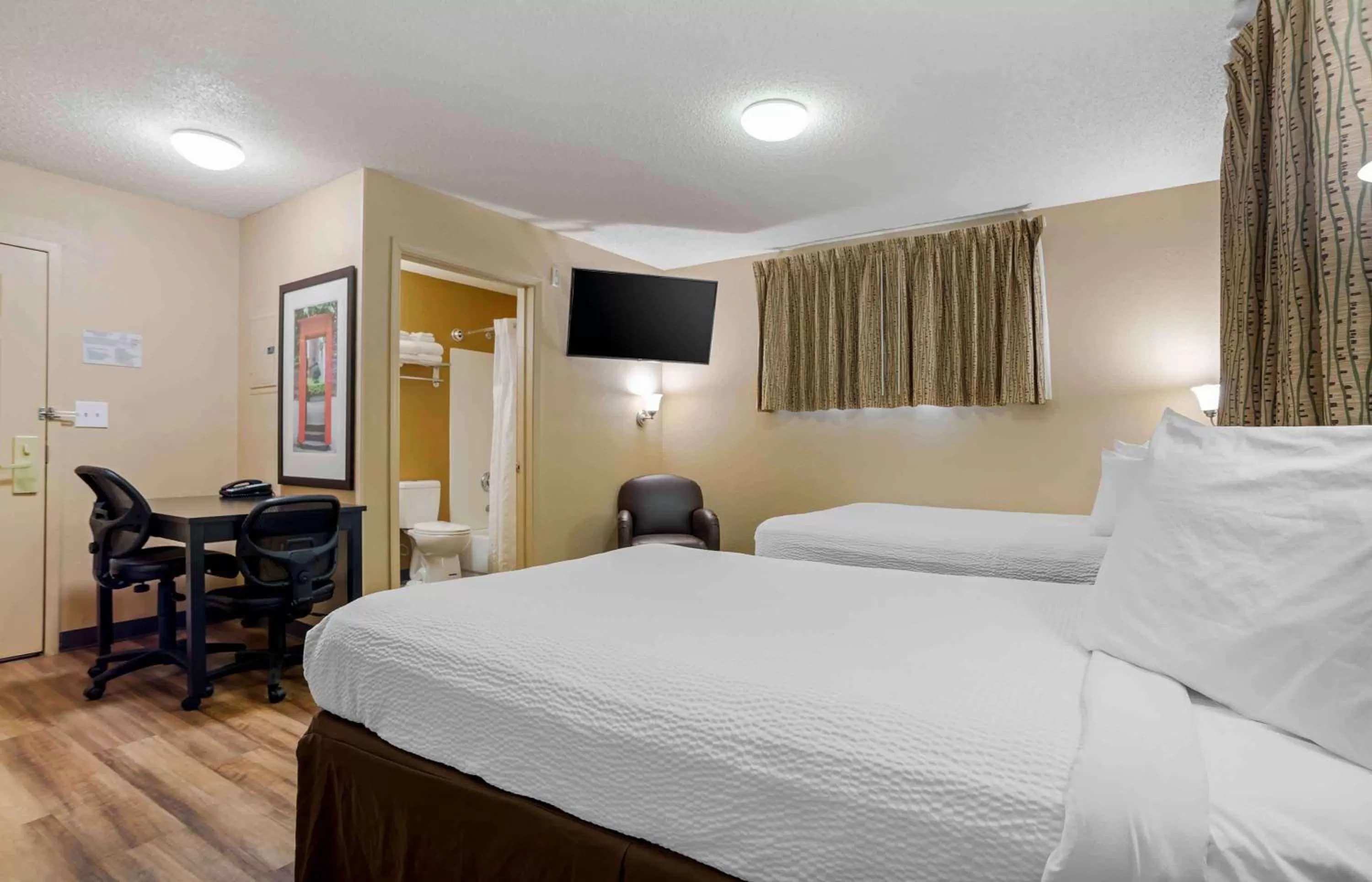 Bedroom, Bed in Extended Stay America Select Suites - Destin - US 98 - Emerald Coast Pkwy