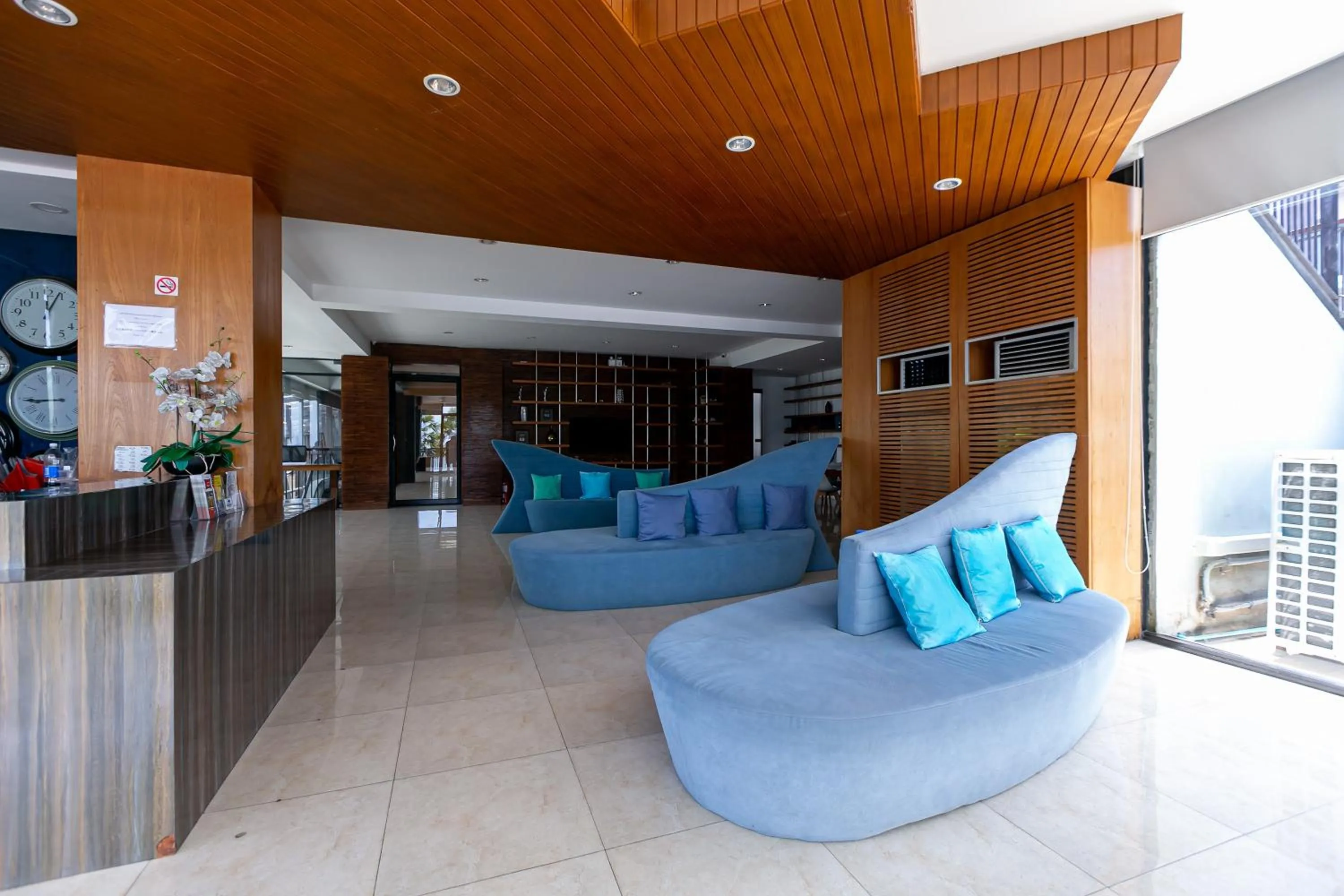 Seating area in The Bedrooms Hostel Pattaya