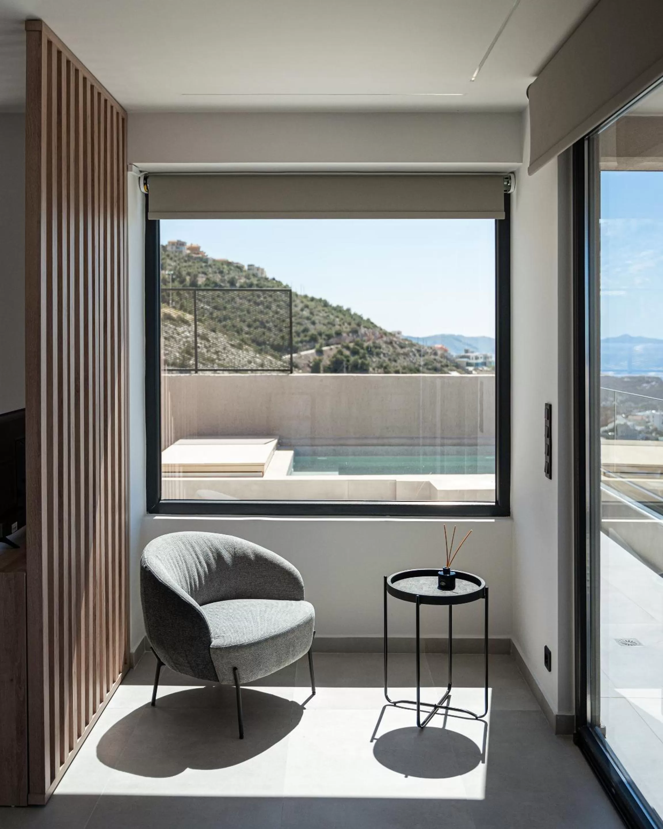 Photo of the whole room in Saronida Hills