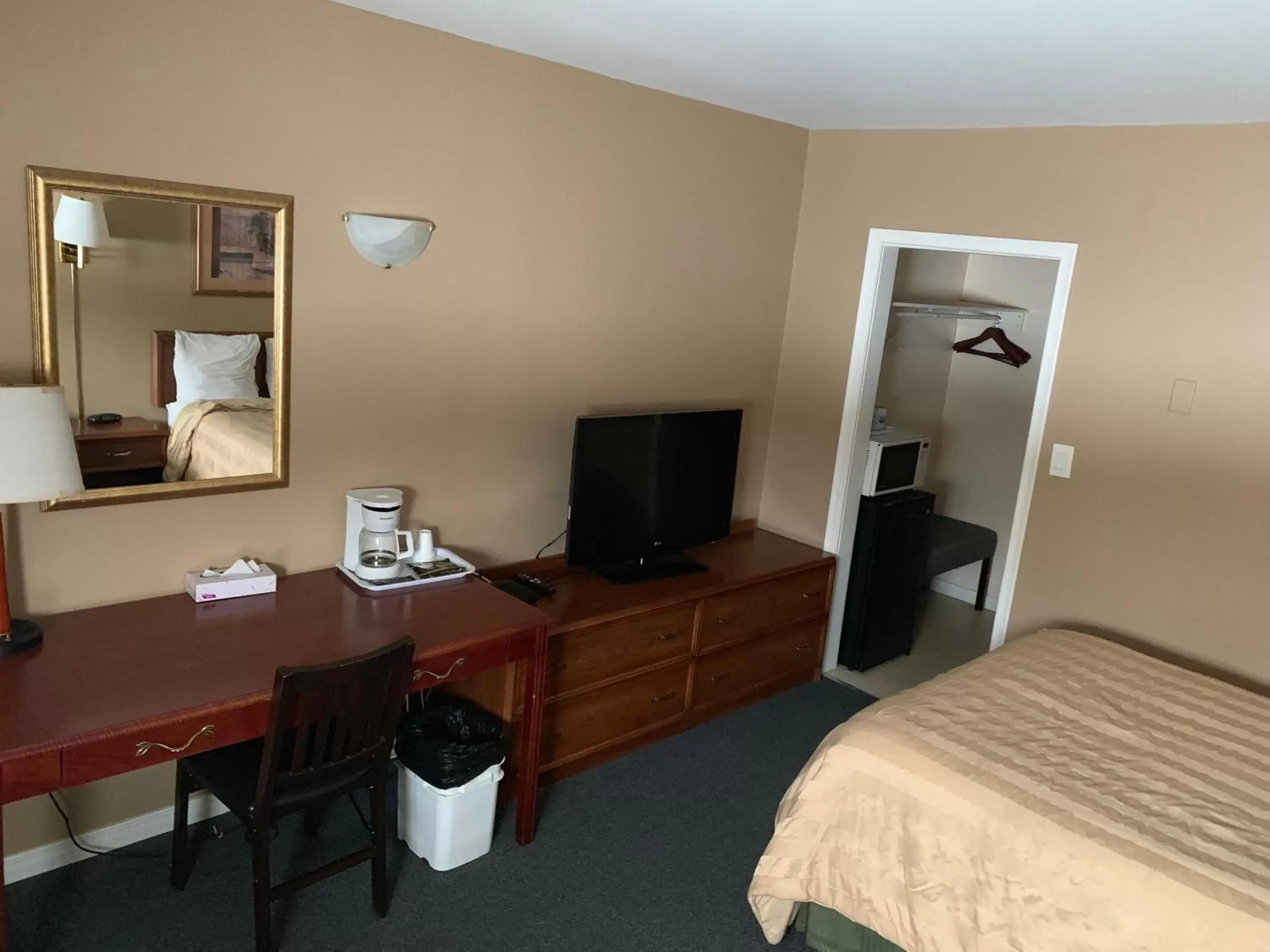 TV/Entertainment Center in Village Inn & Suites - Sudbury