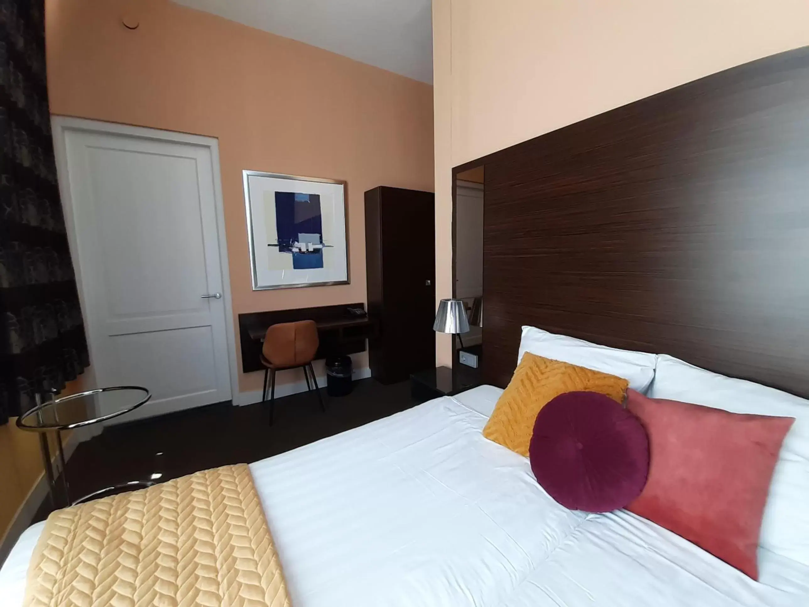 Photo of the whole room, Bed in Hotel De Villa