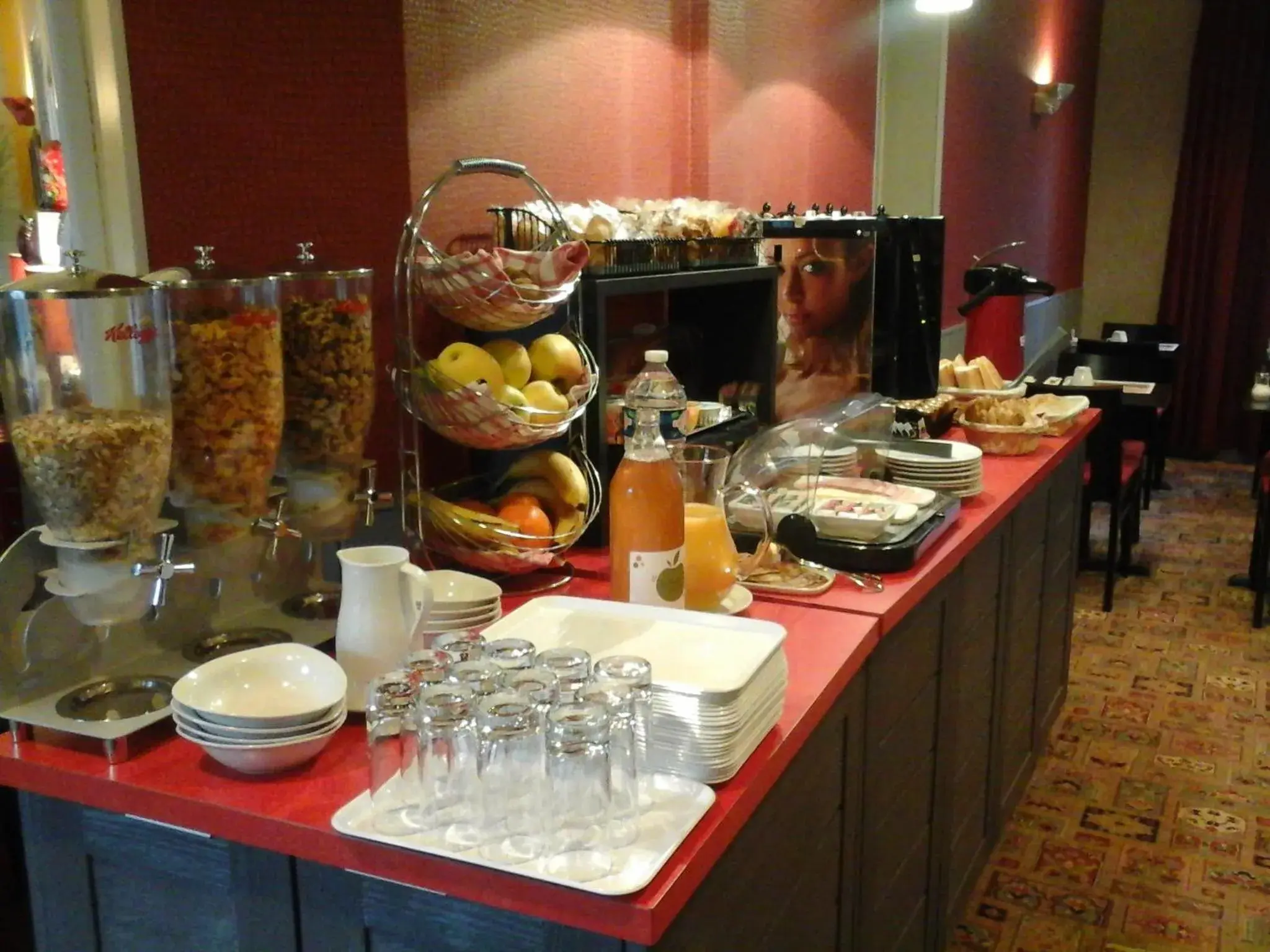 Buffet breakfast in Hôtel Carmin Buffet breakfast in Hôtel Carmin