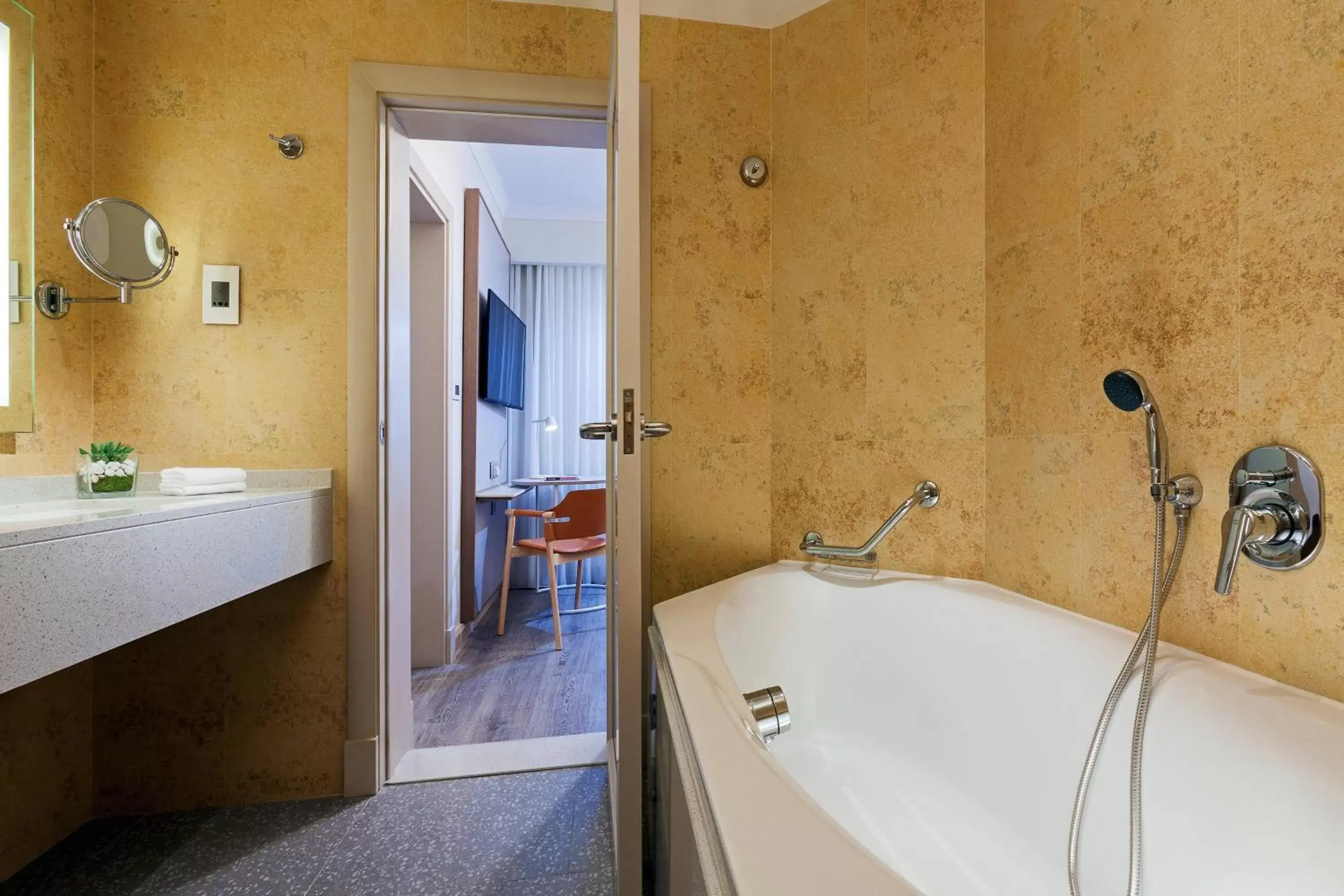 Photo of the whole room, Bathroom in Malta Marriott Hotel & Spa