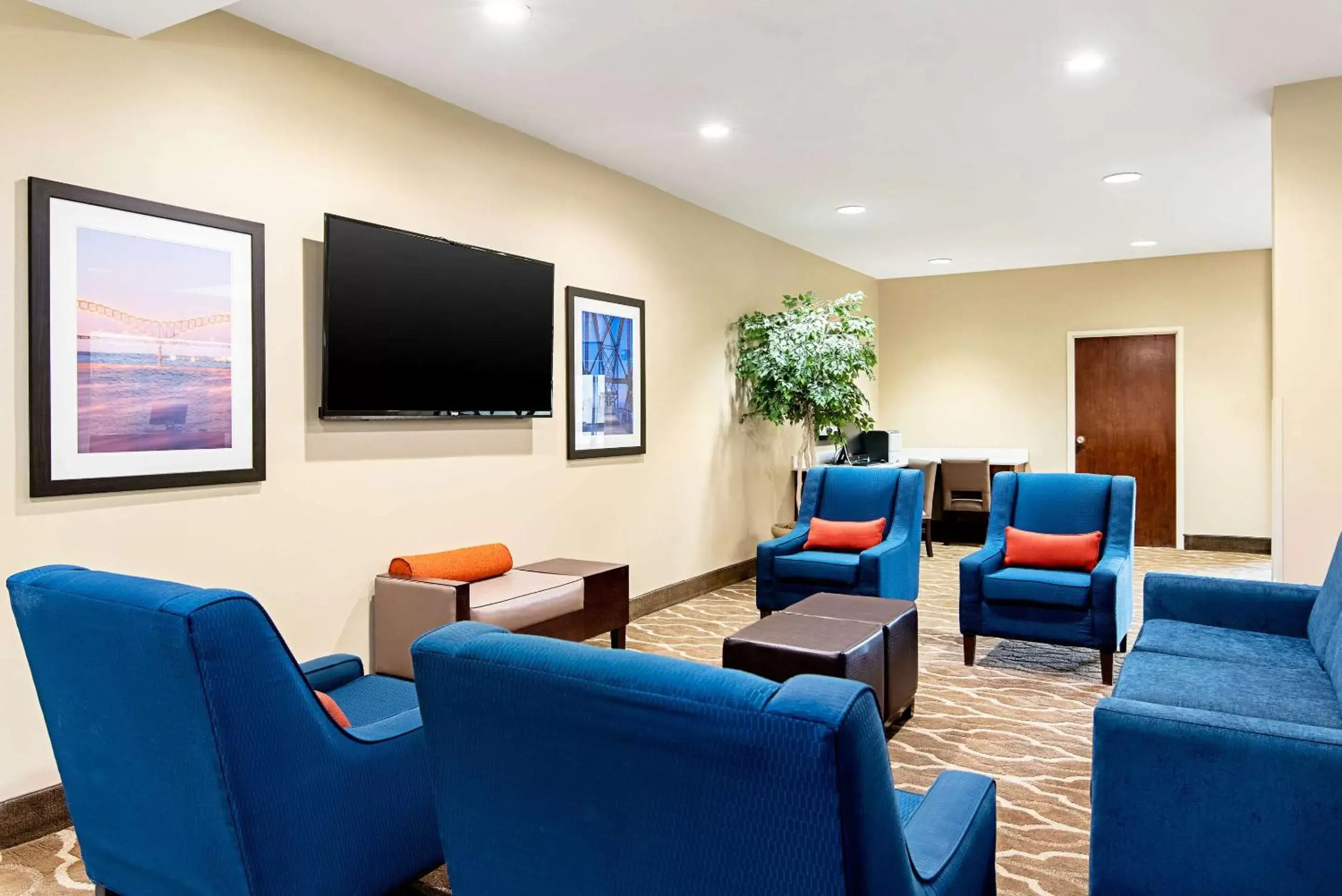 Lobby or reception, Seating Area in Comfort Inn & Suites Pine Bluff