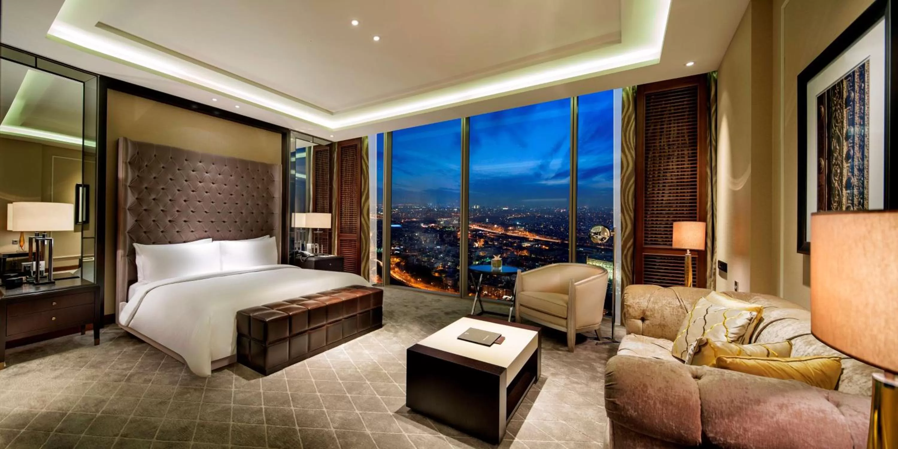Living room, Bed in Hilton Istanbul Bomonti